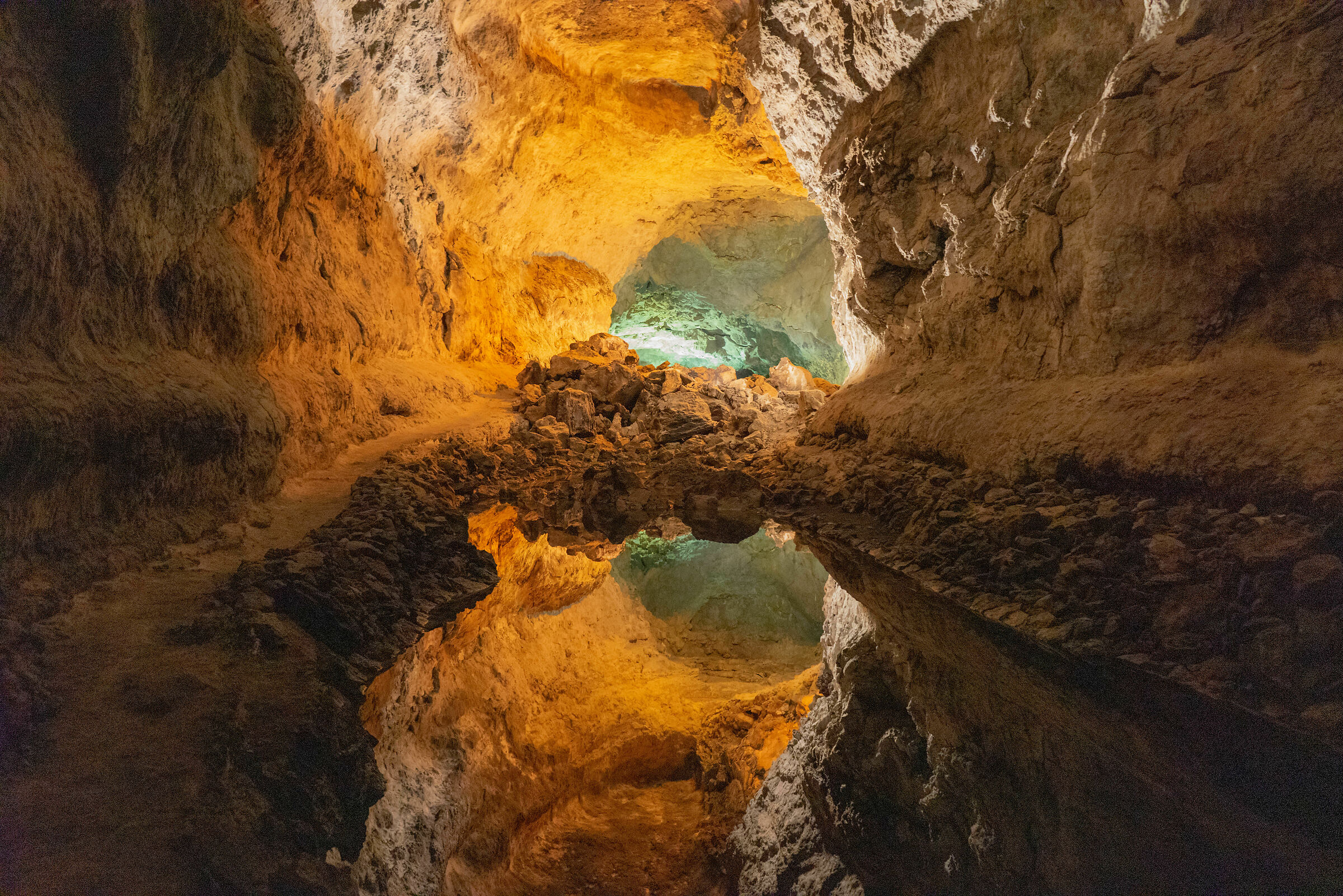 Cueva De Los Verdes Cave