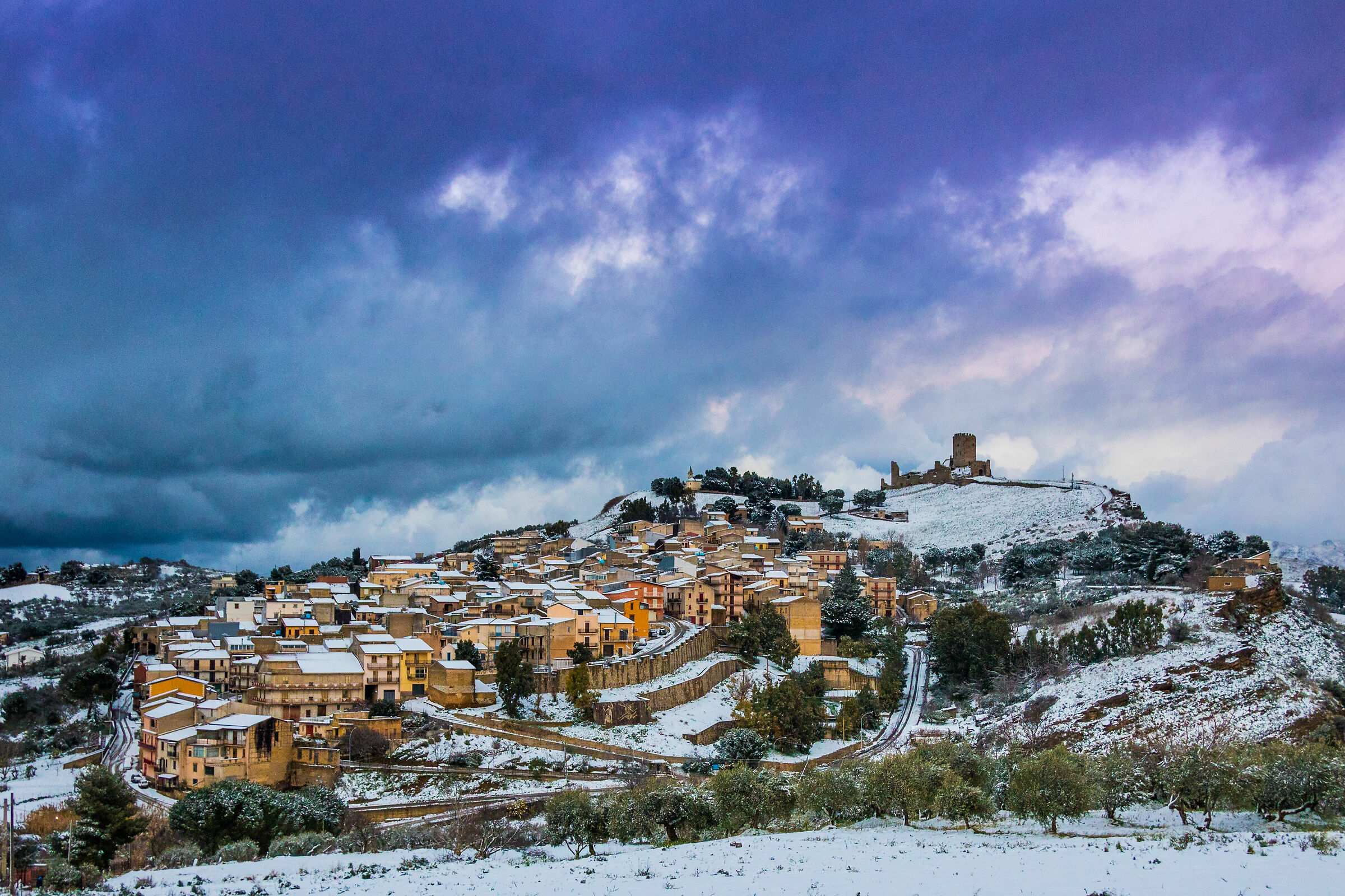 Cefalà Diana wrapped in snow and winter lights