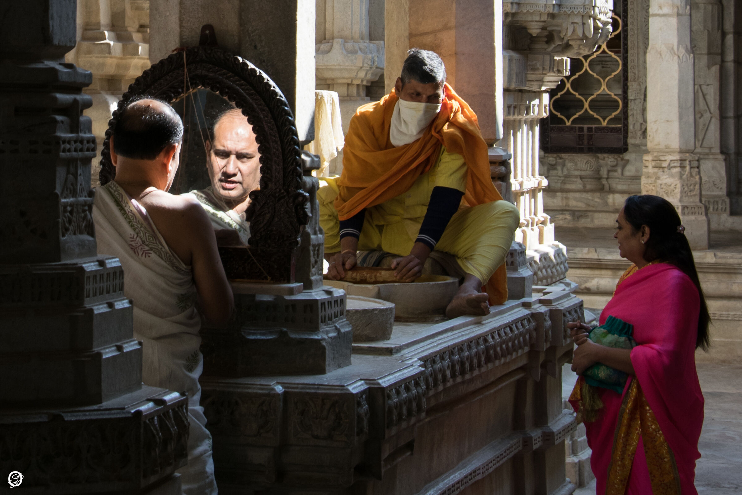 the mirror of consciousness