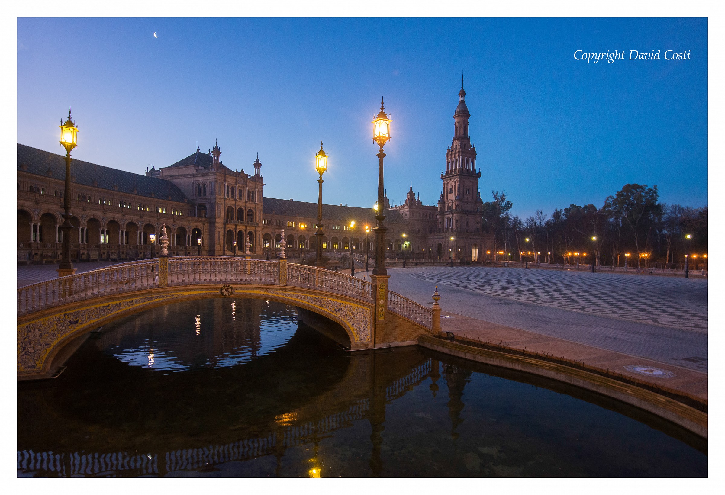 Alba in Piazza di Spagna