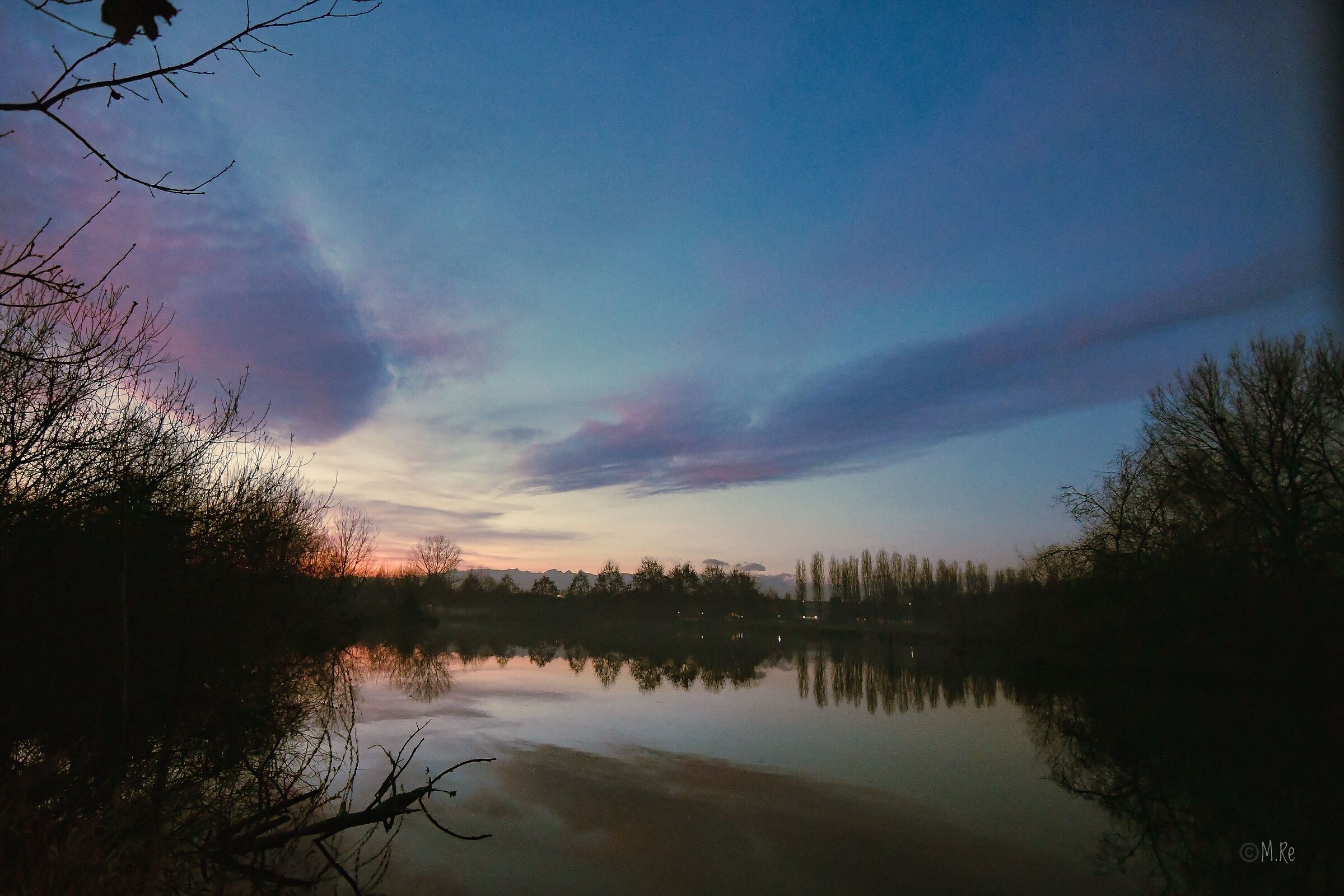 Tramonto sul lago