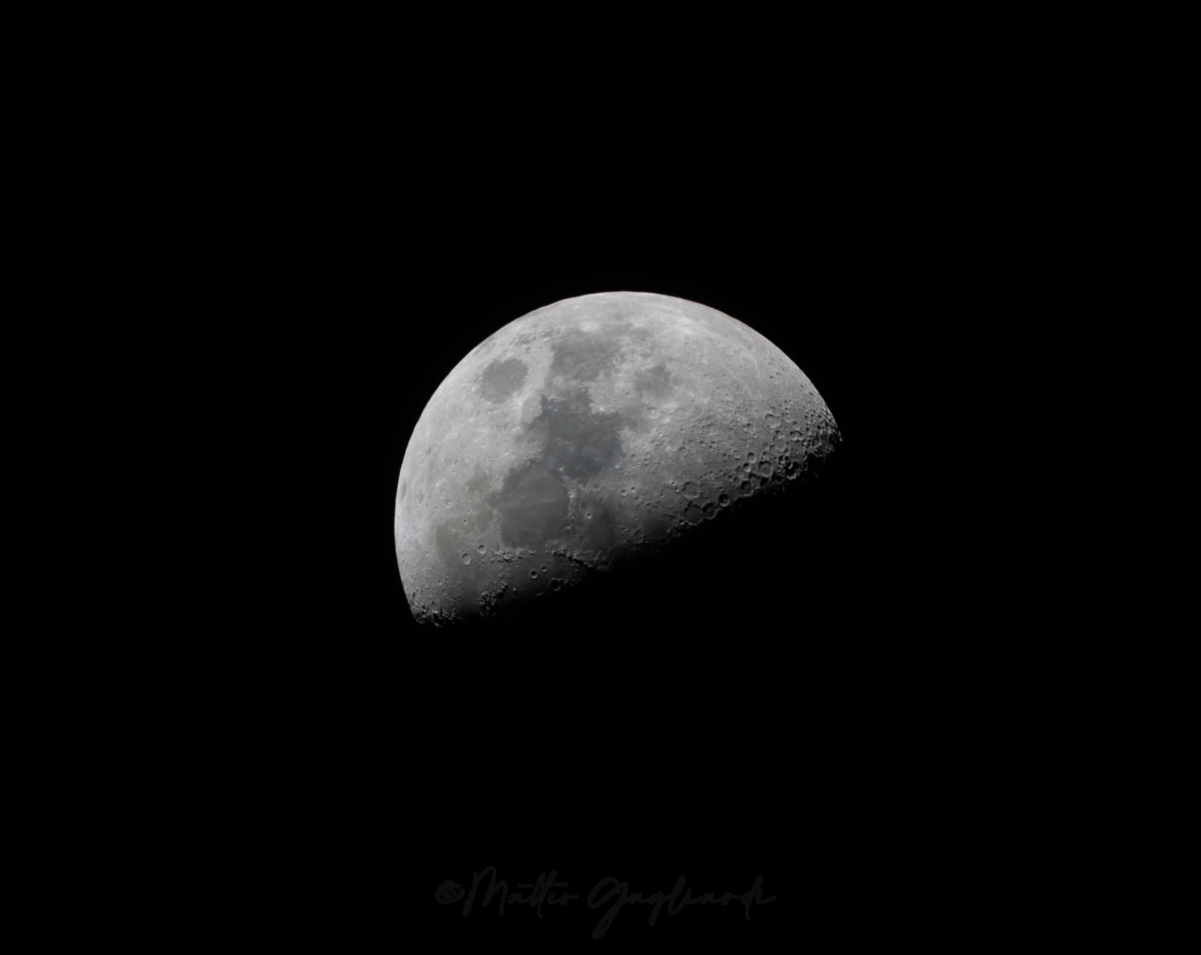 Newtonian moon
