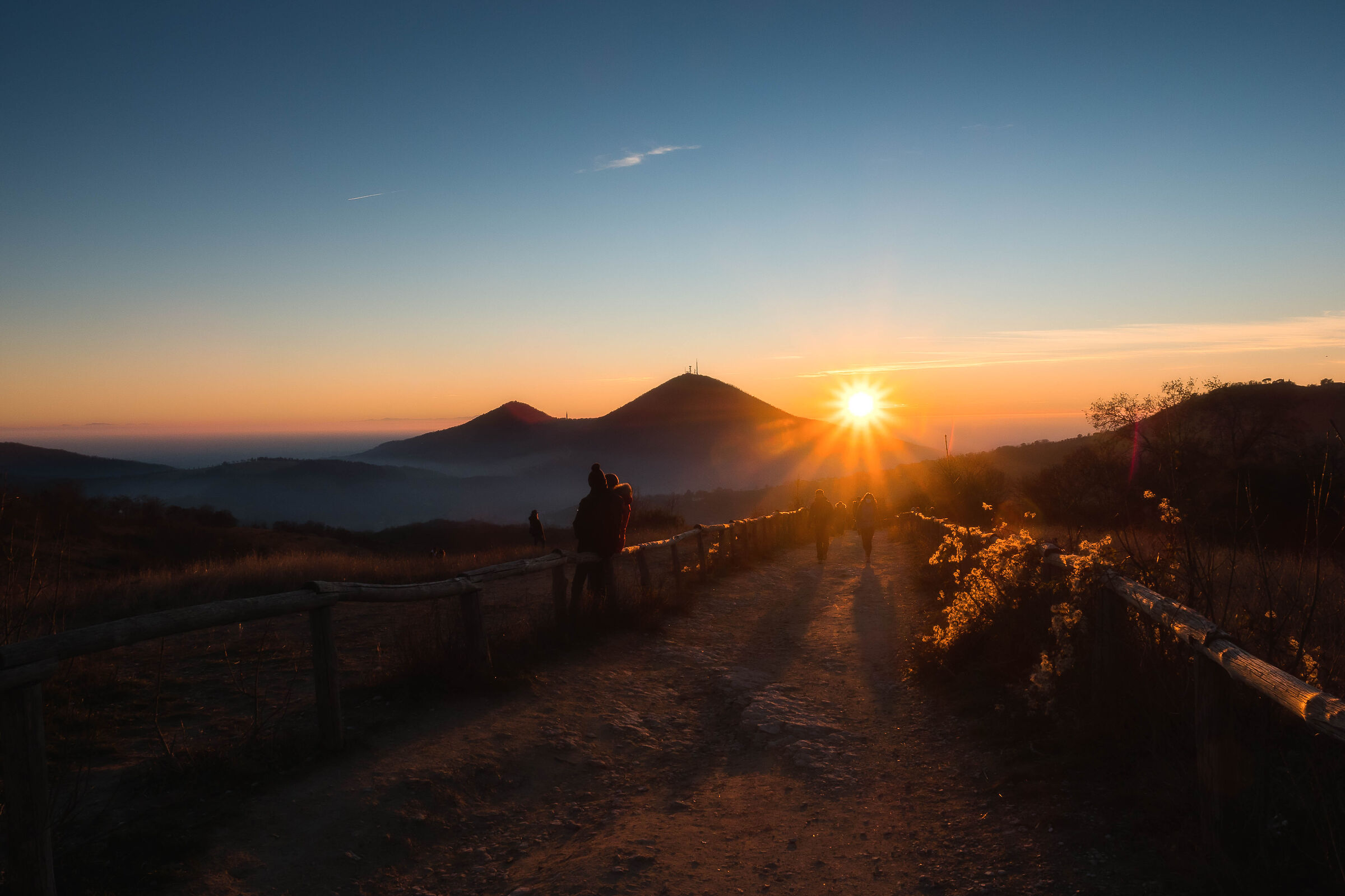 Due ragazzi nel sole