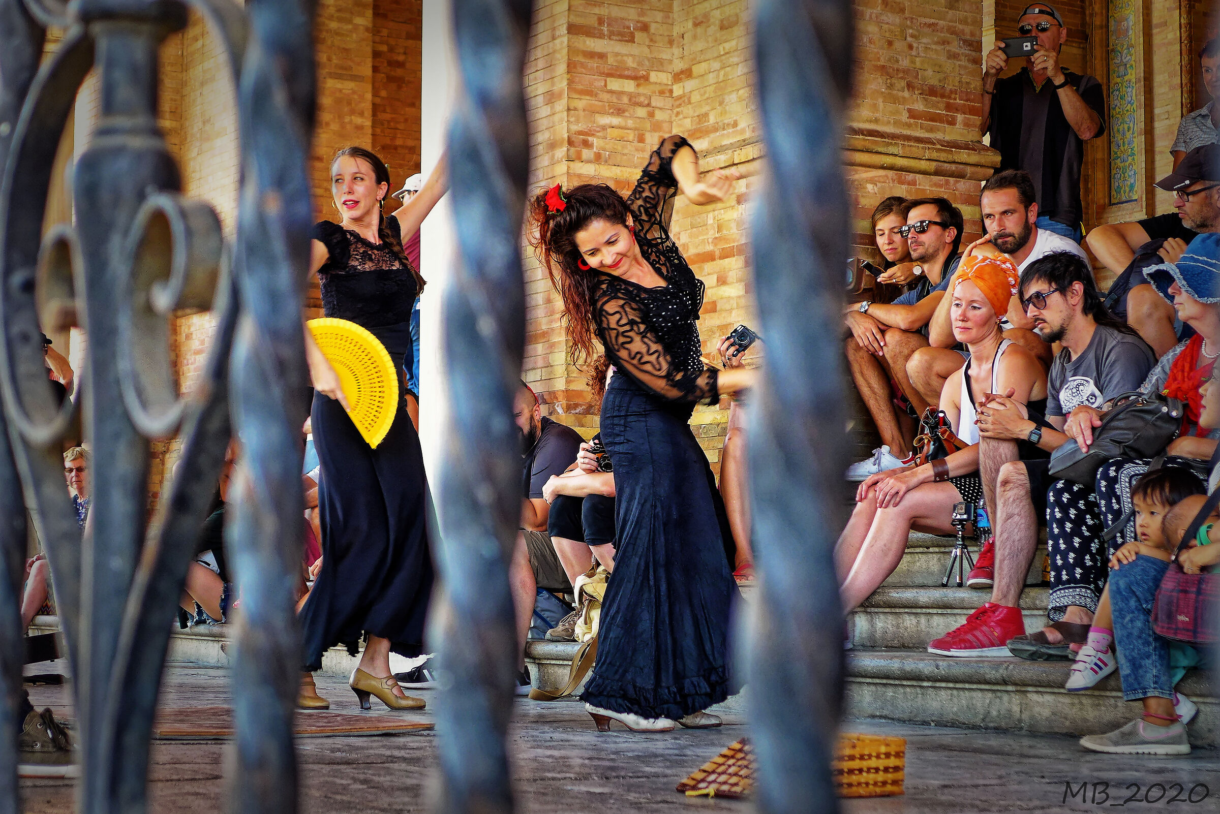 Ballerina in gabbia