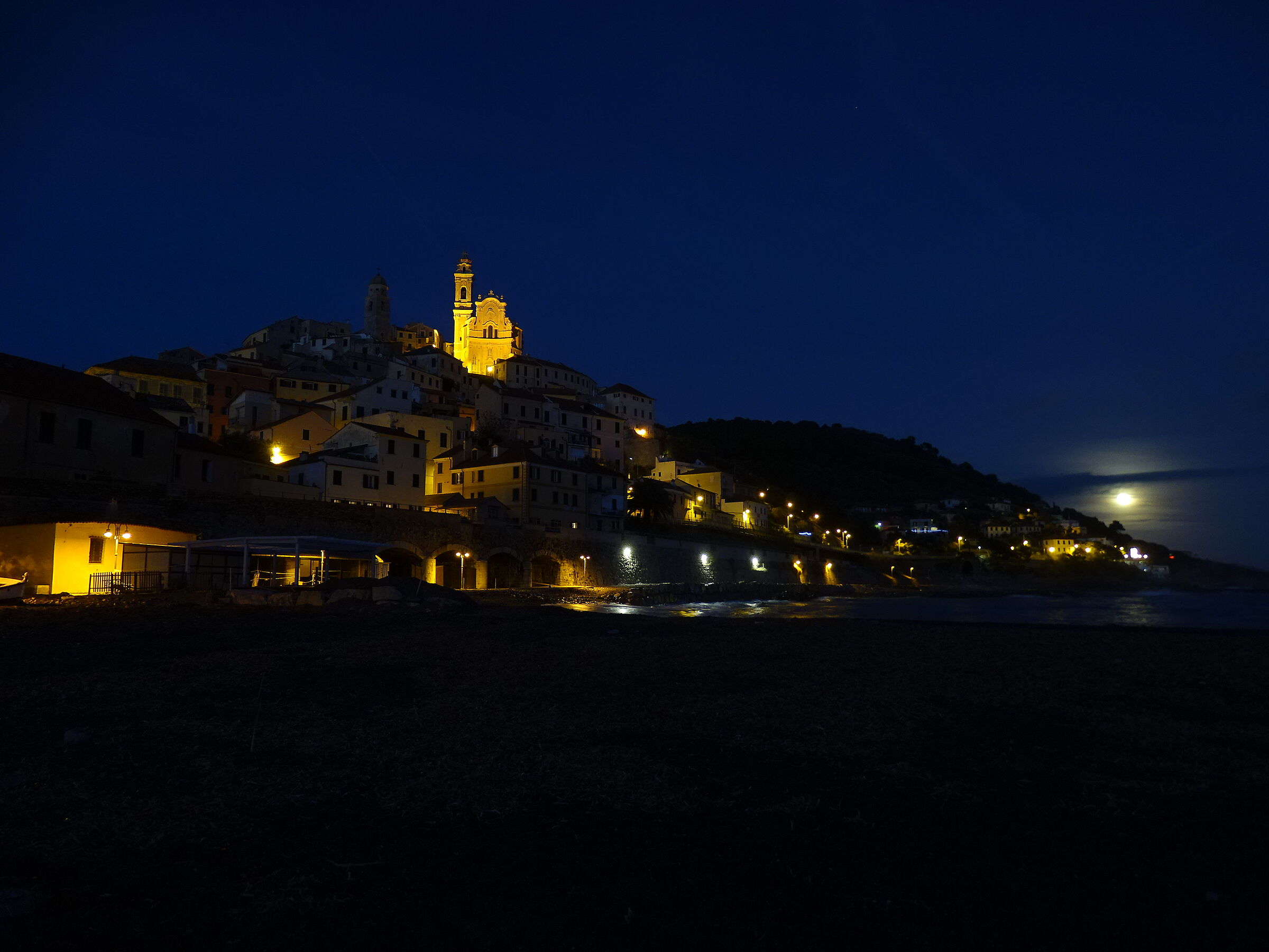 Cervo by night