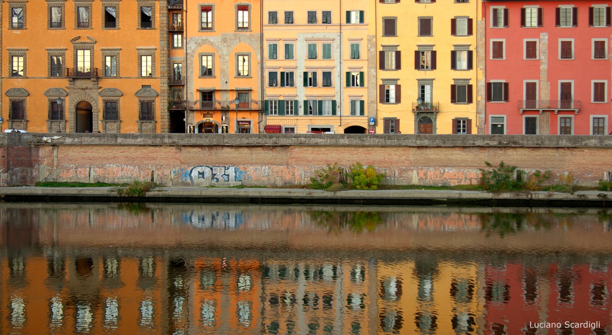 Riflessi sull'Arno al tramonto