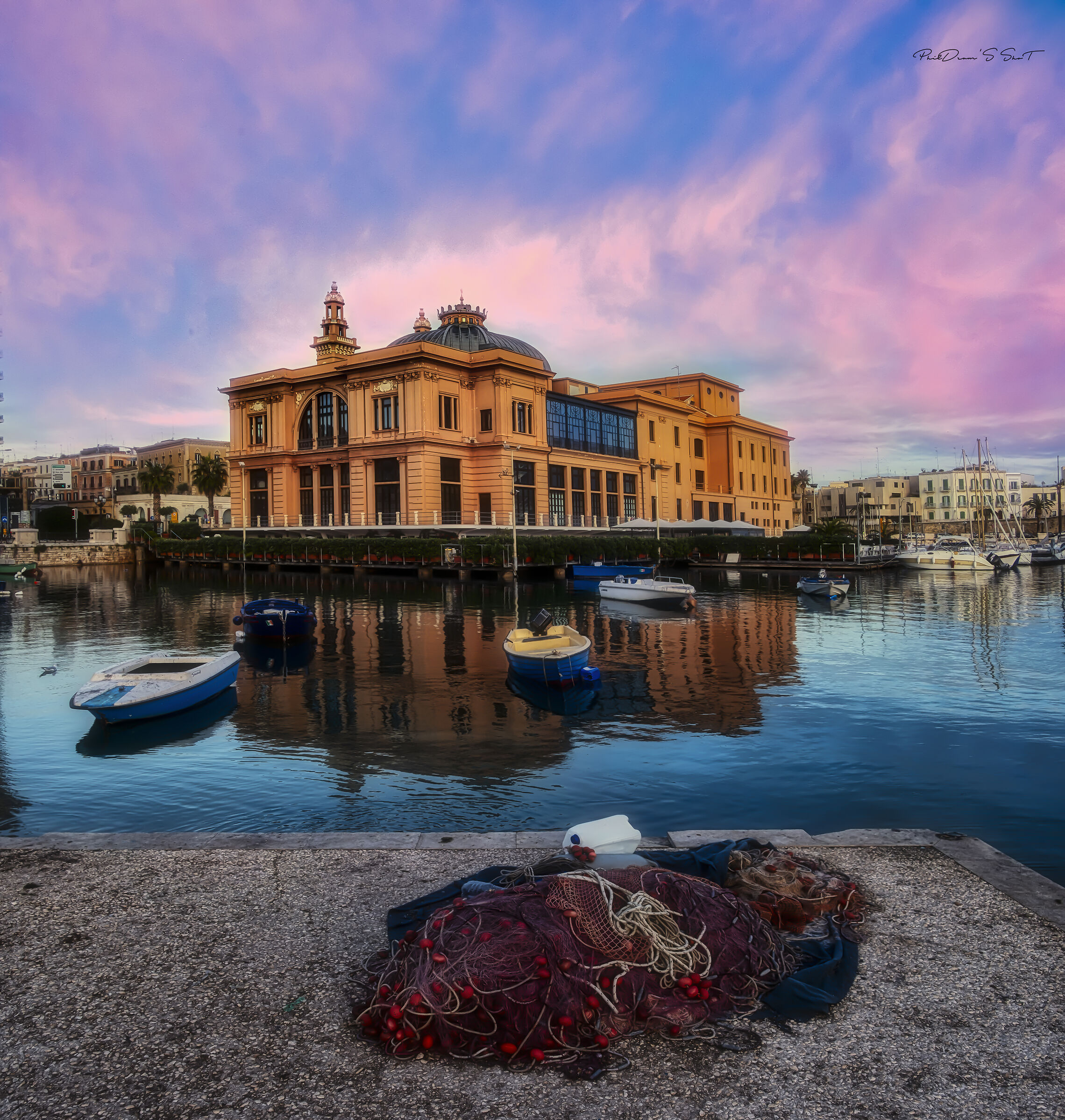 teatro margherita e porto turistico