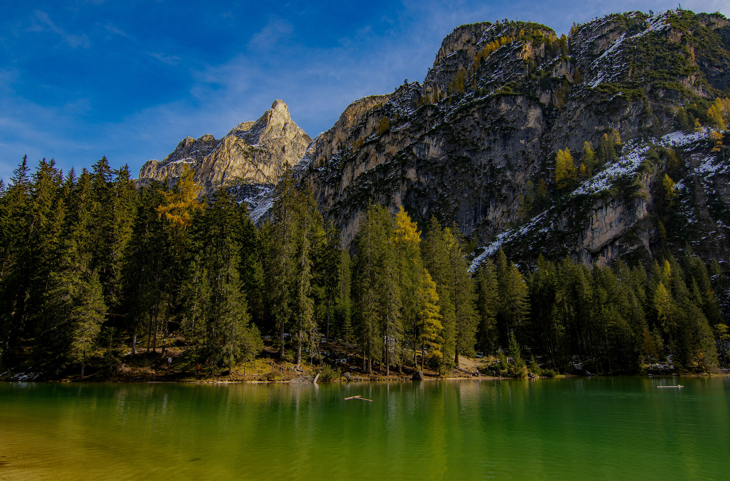 Braies spolverato di neve
