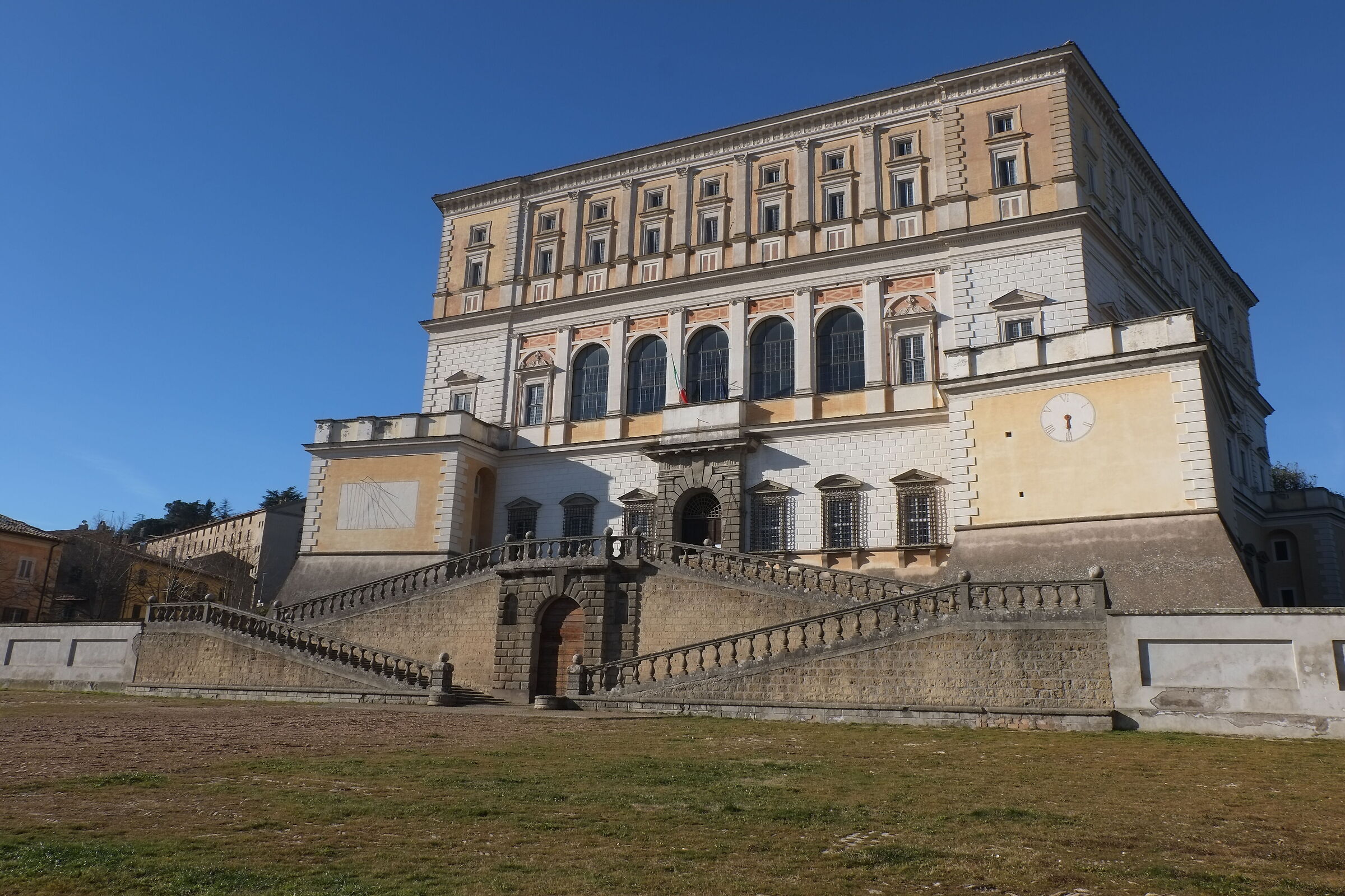 Somersault Palazzo Farnese