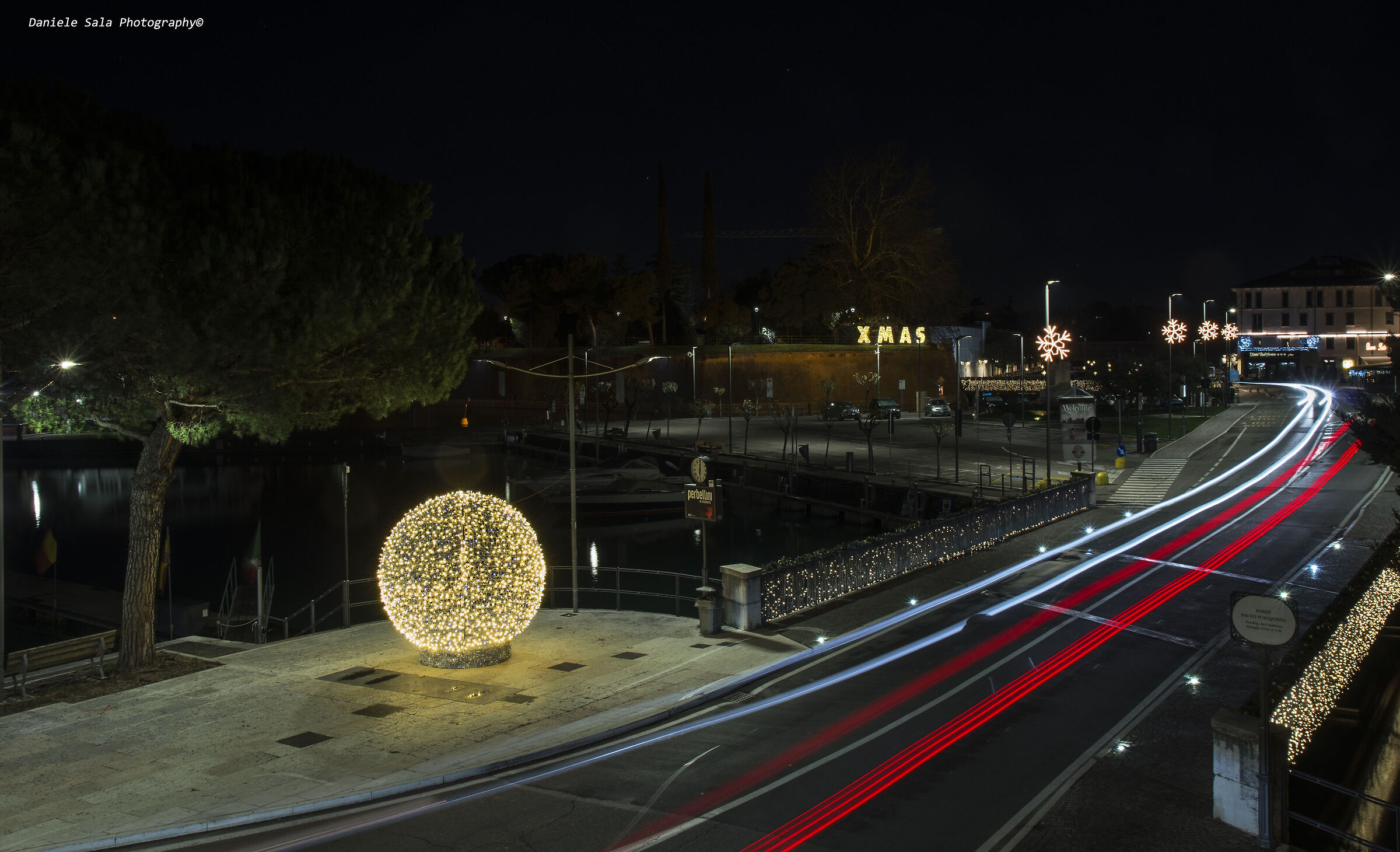 Garda Christmas Time fish pond..