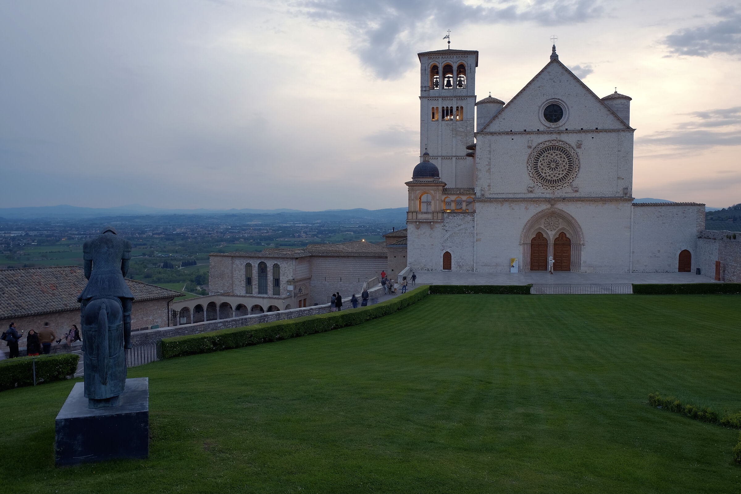 Assisi al crepuscolo