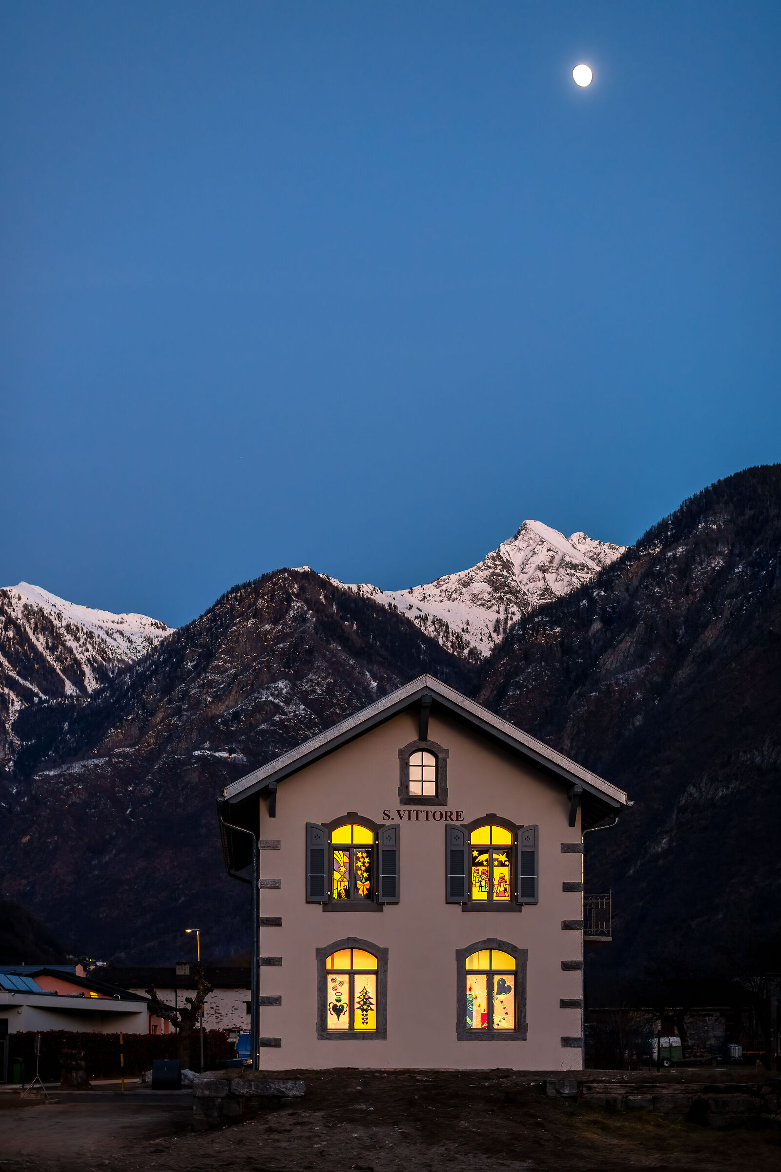 Finestre dell'Avvento alla vecchia stazione