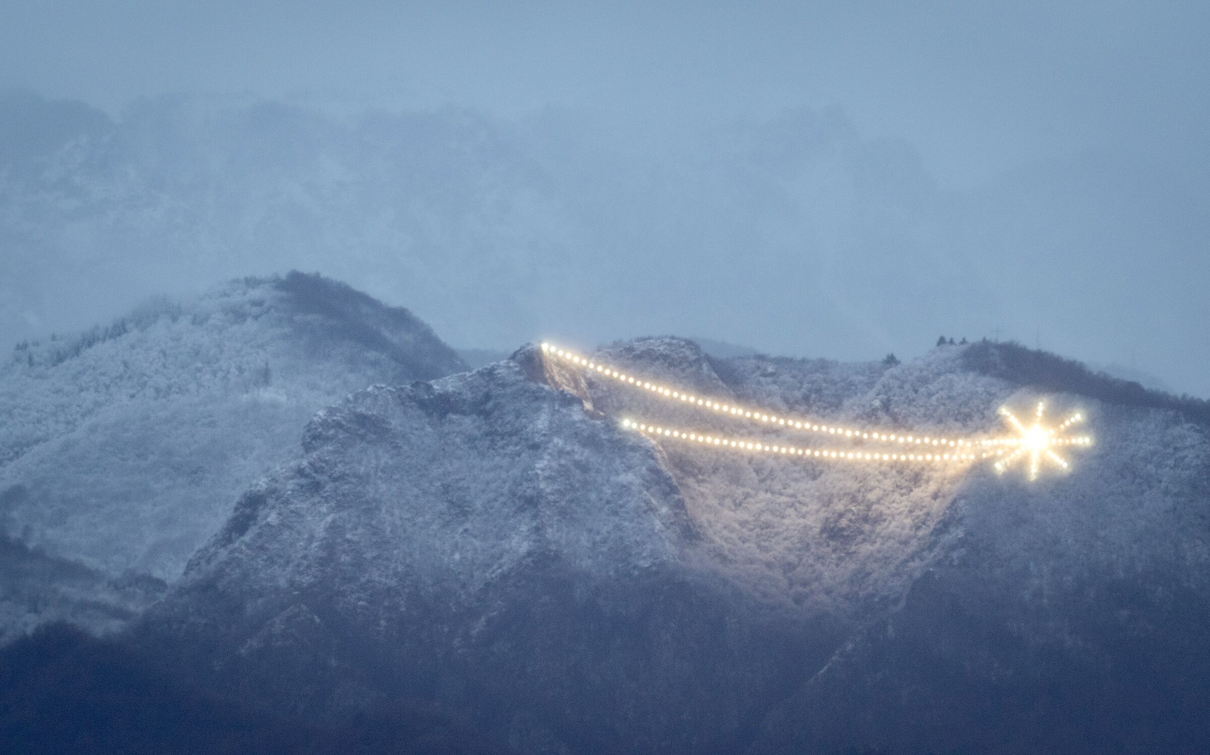 Europe's largest Christmas comet