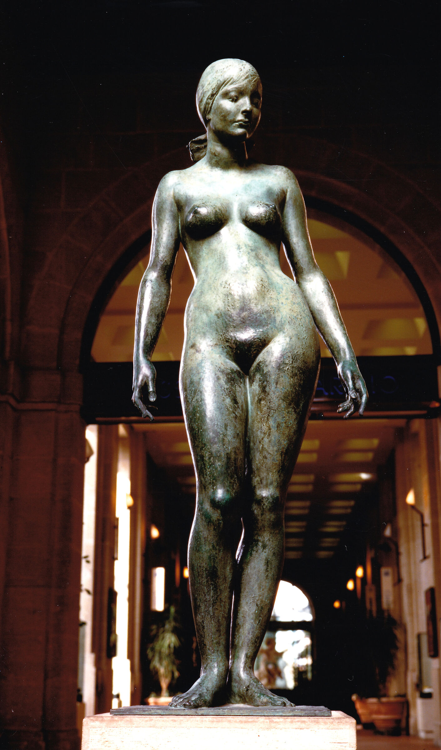 THE ONLY ONE NOT TO COMPLAIN ABOUT WAITING FOR THE SHOT