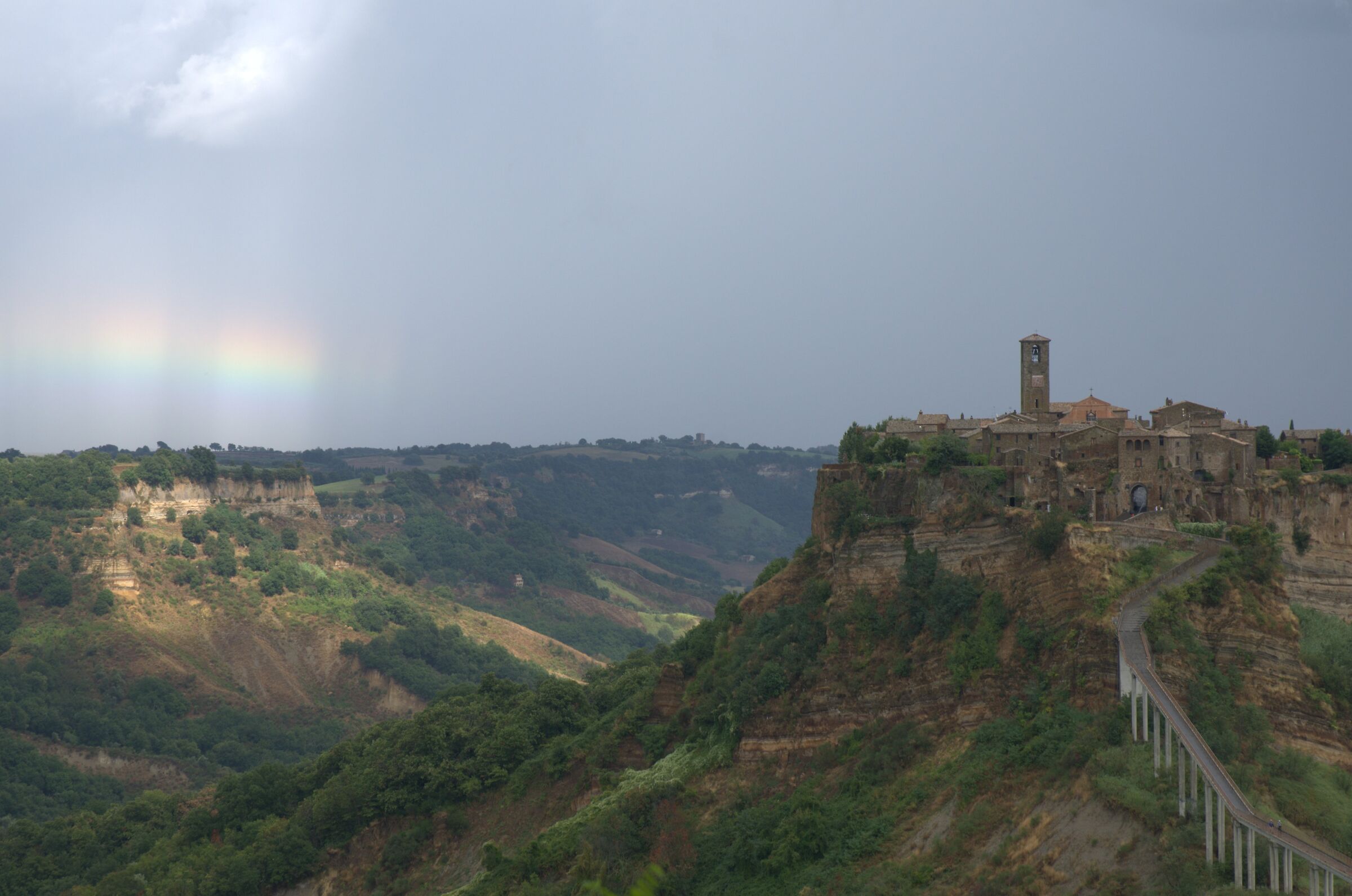 Civita di Bagno regio con arcobaleno