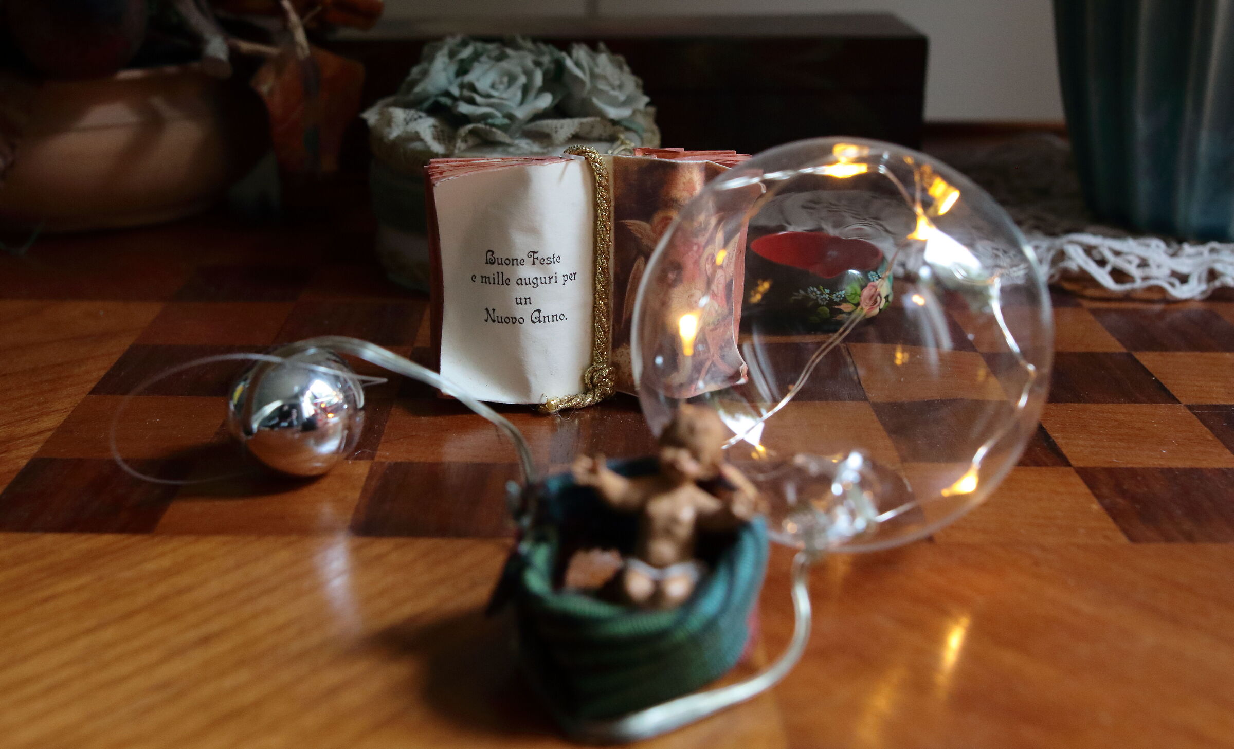 Buone feste e mille auguri per un nuovo anno