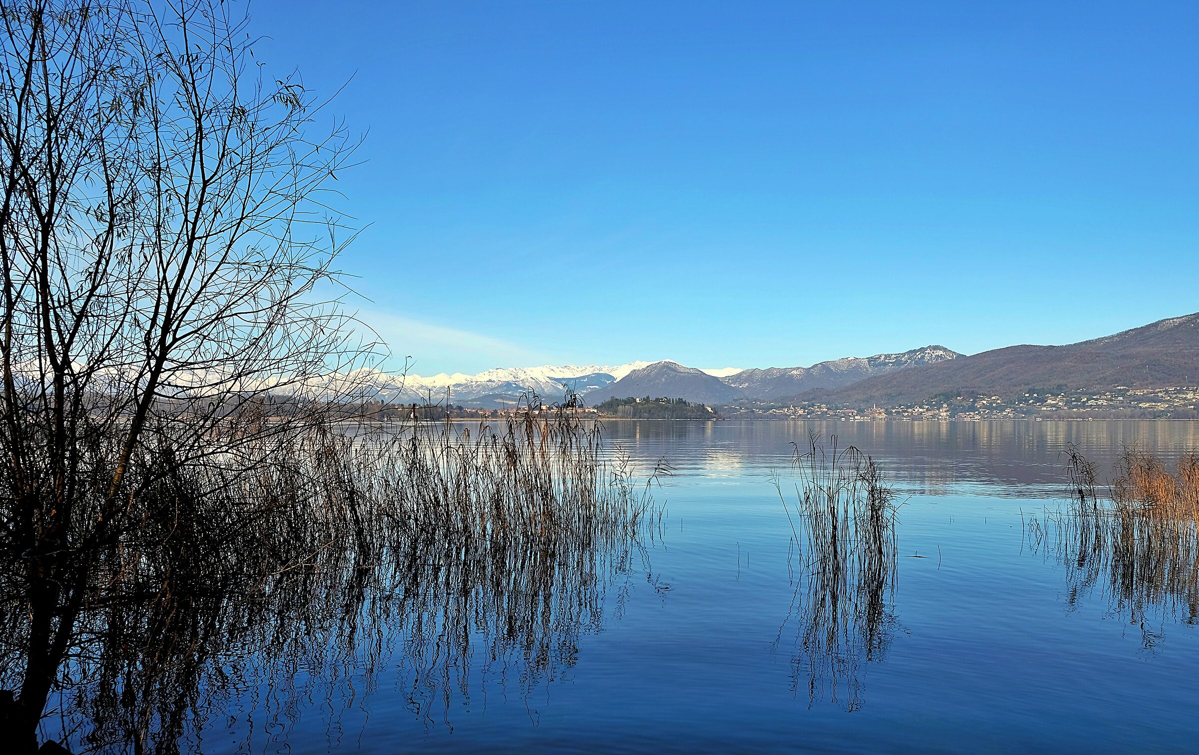 Cazzago Brabbia :Lake Varese
