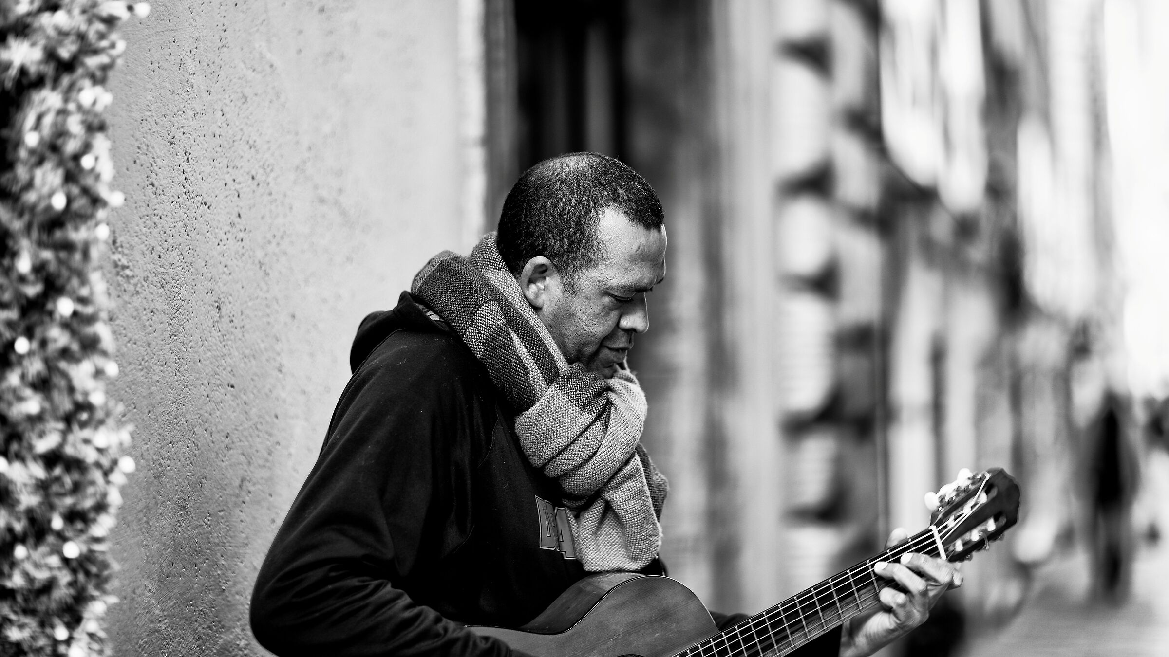 Una chitarra per l'alba del 2021