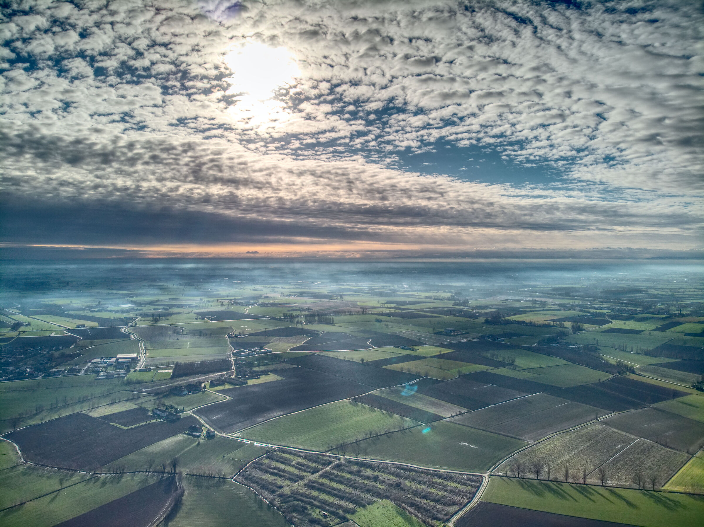 Nuvole Sole Foschia ecc ecc...