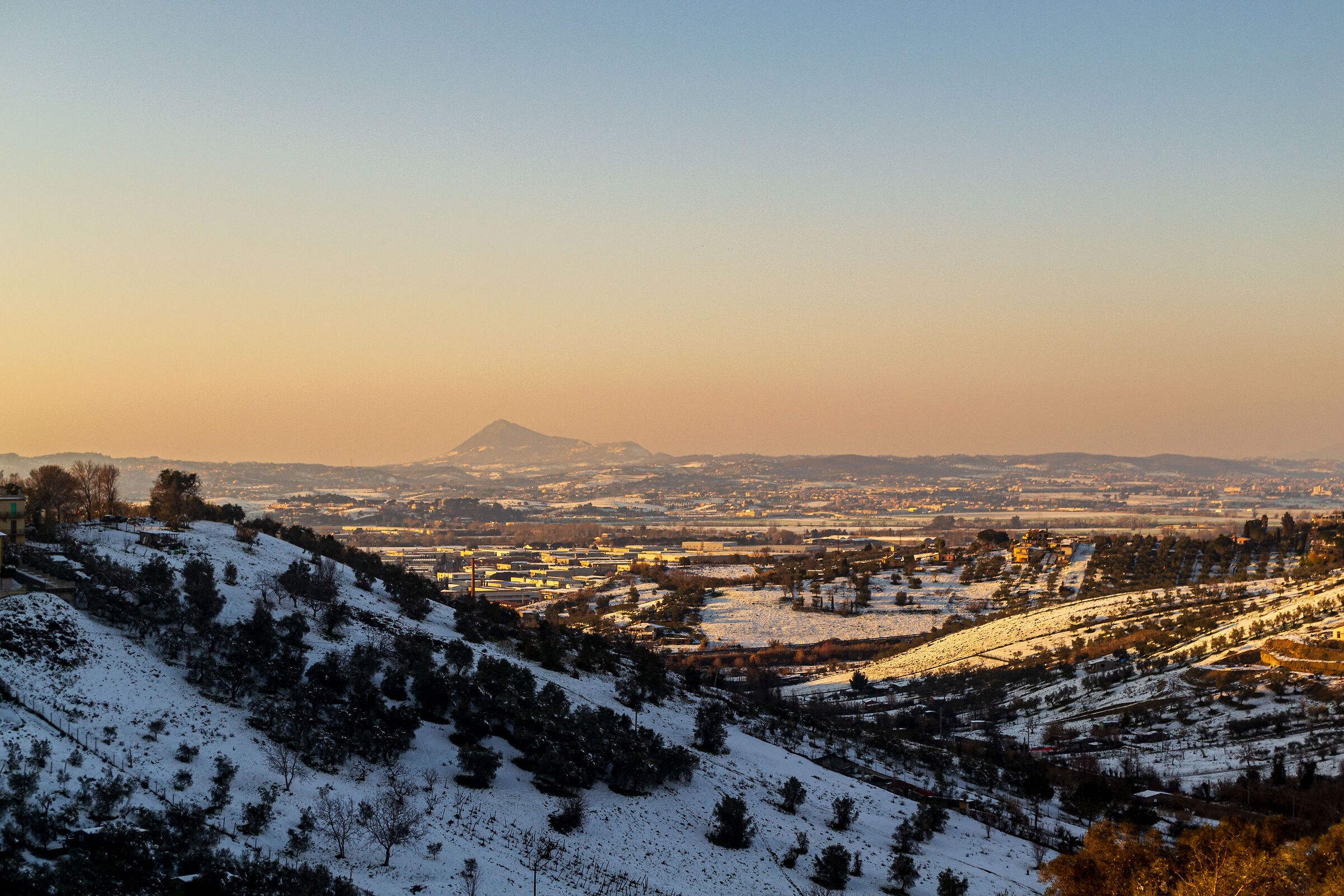 Valle del Tevere innevata