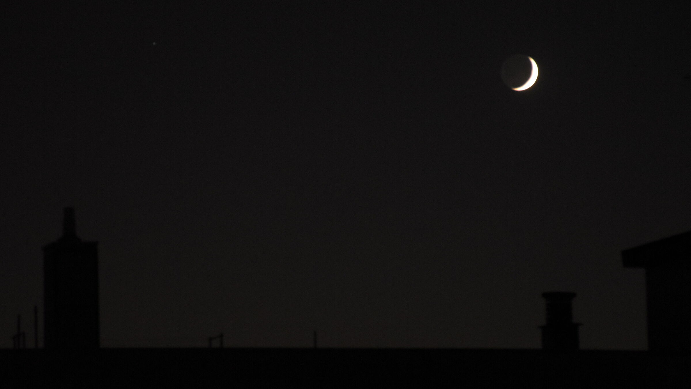 Essenziale nascosto alle tenebre