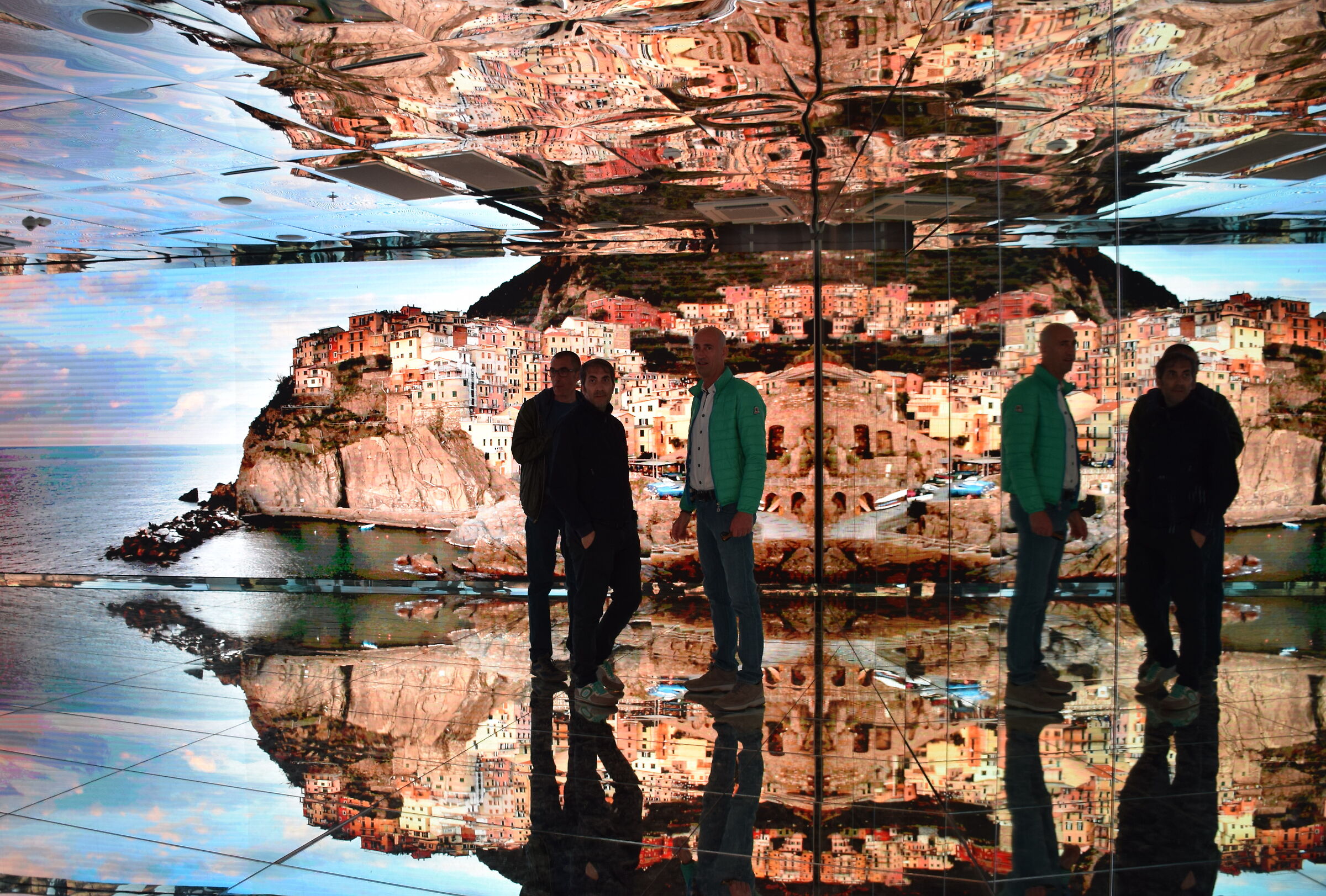 Mirrors and projections