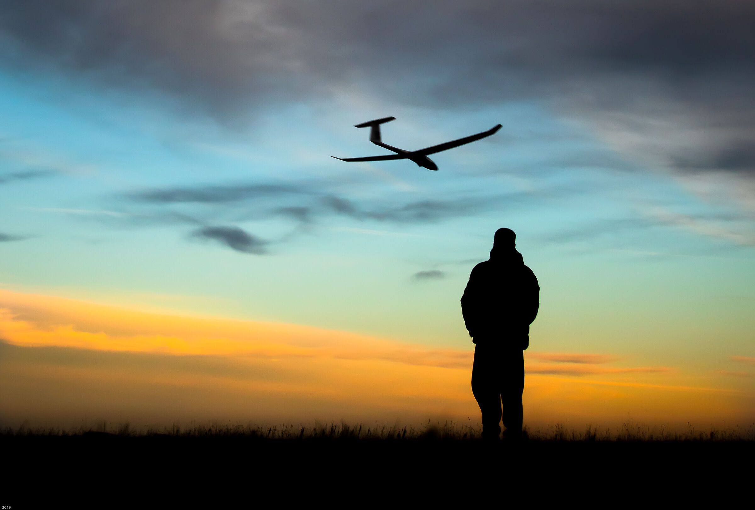 aliante in silhouette