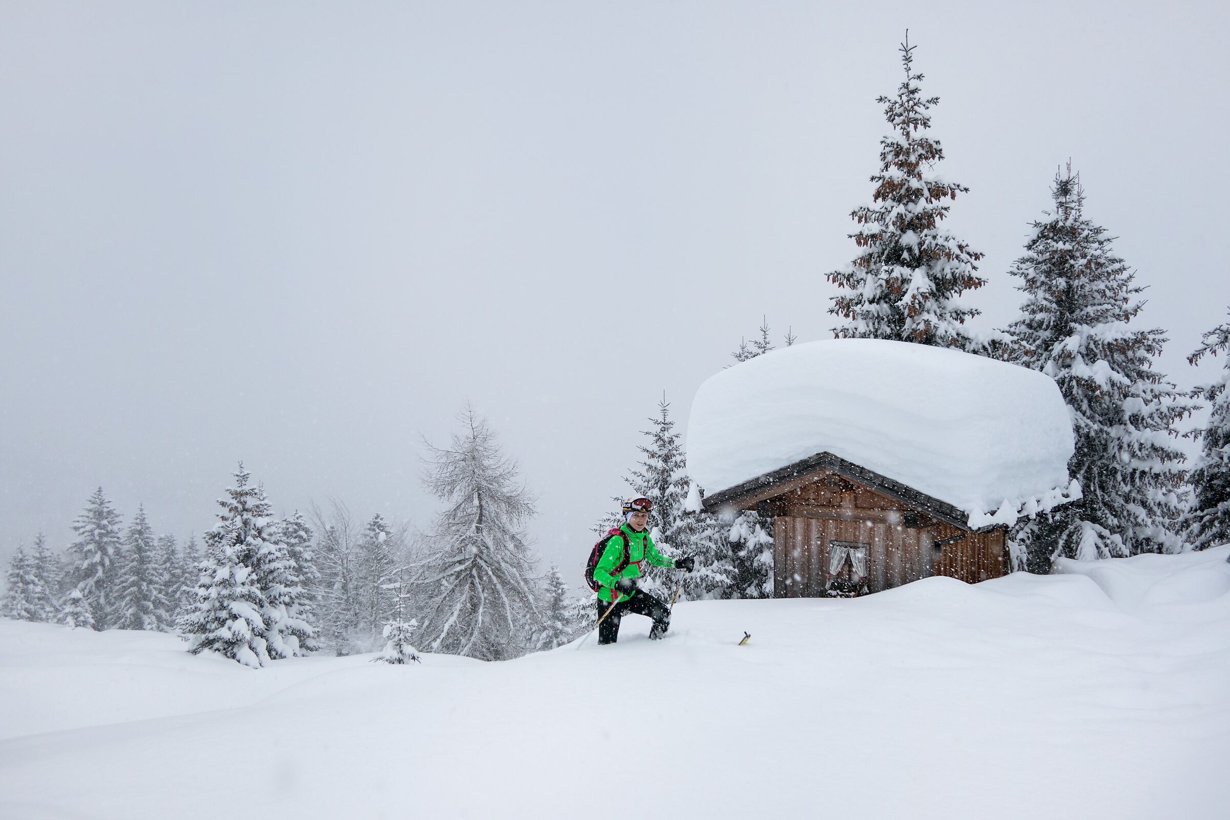 Skialp under the snowfall