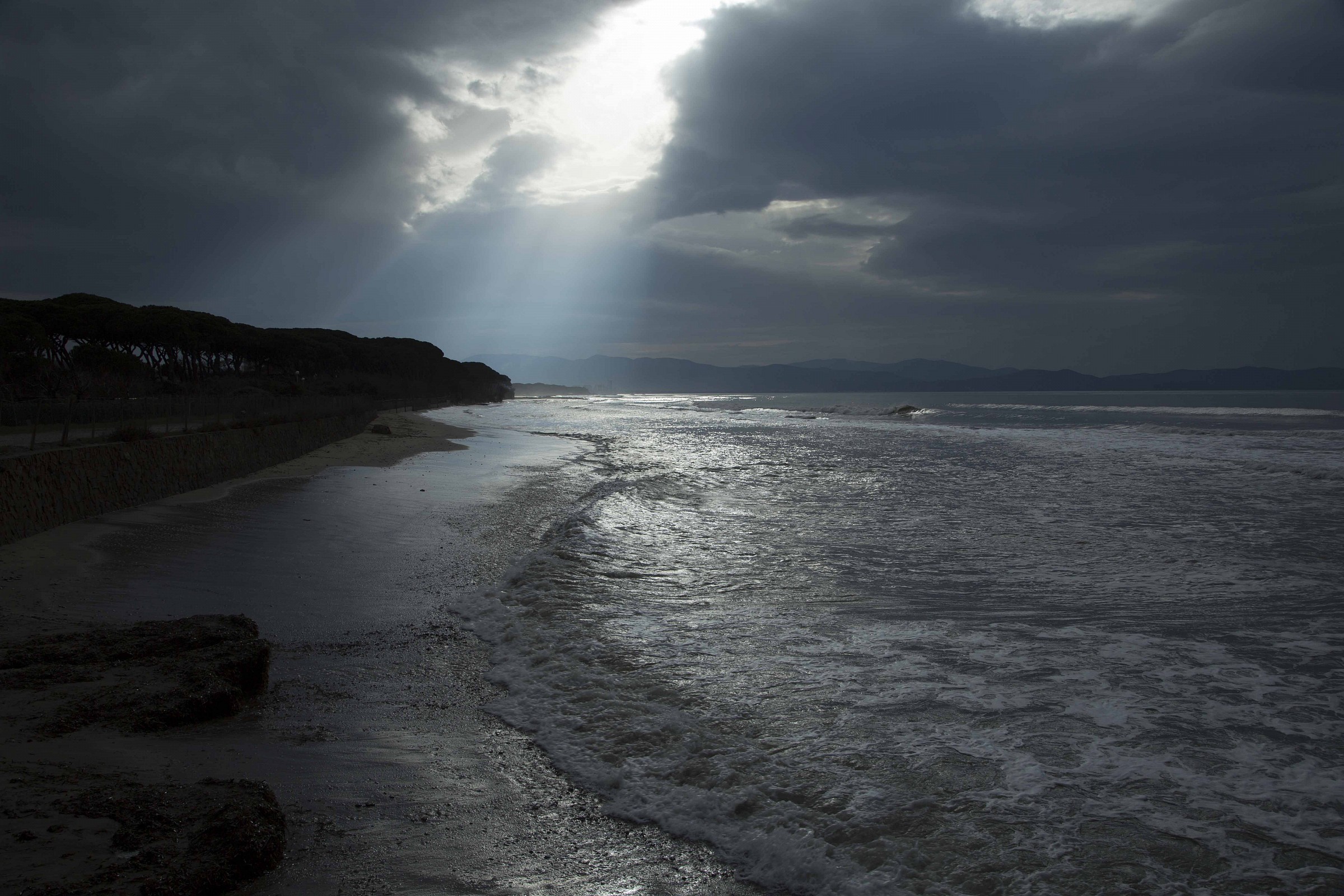 Broken tower (follonica)