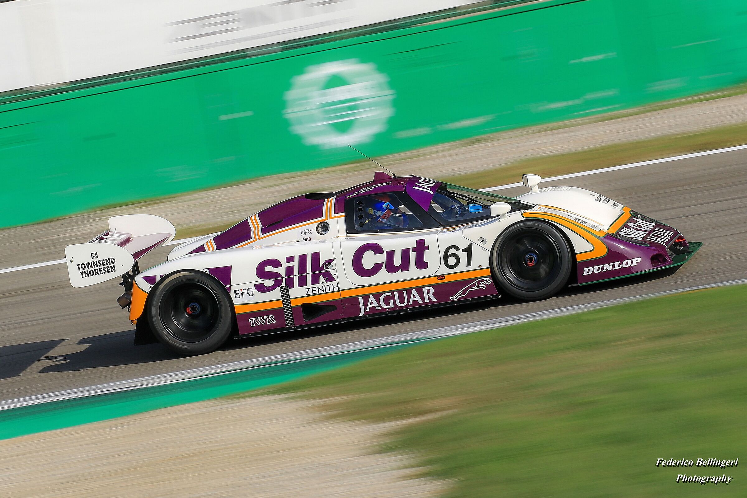 panning xjr8