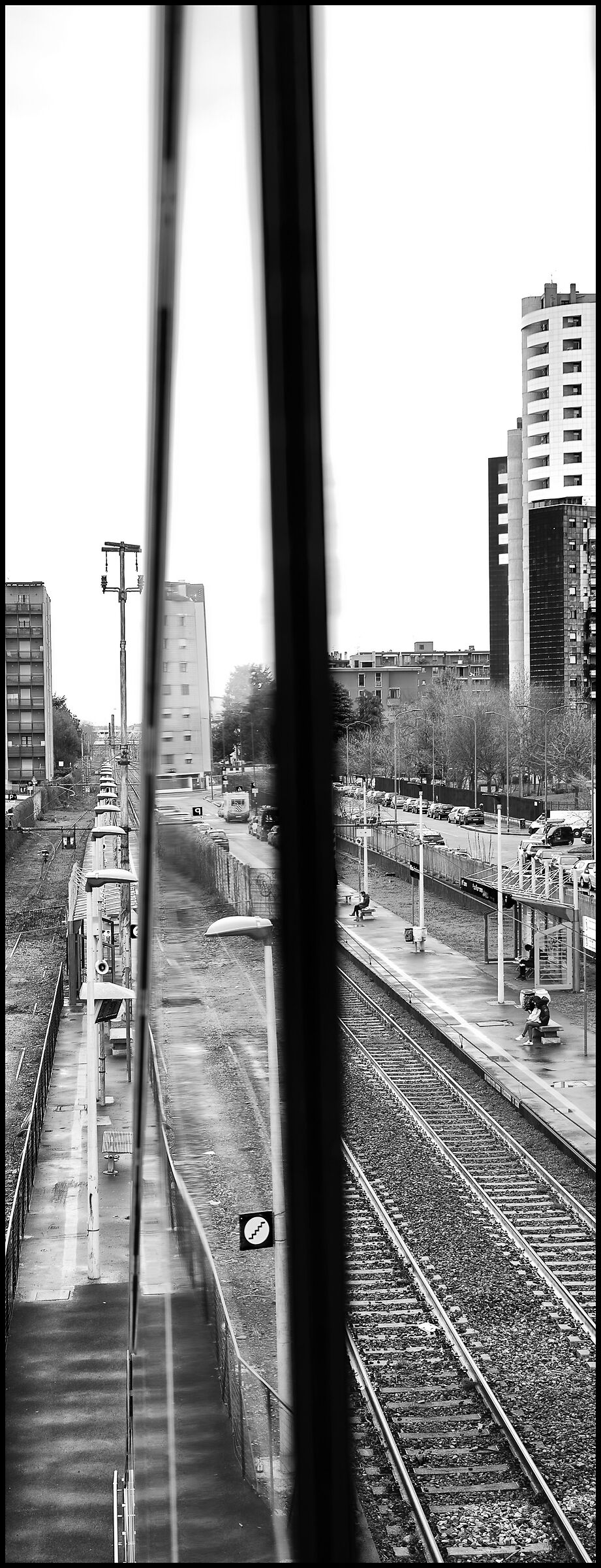 Zona rossa, in attesa del treno