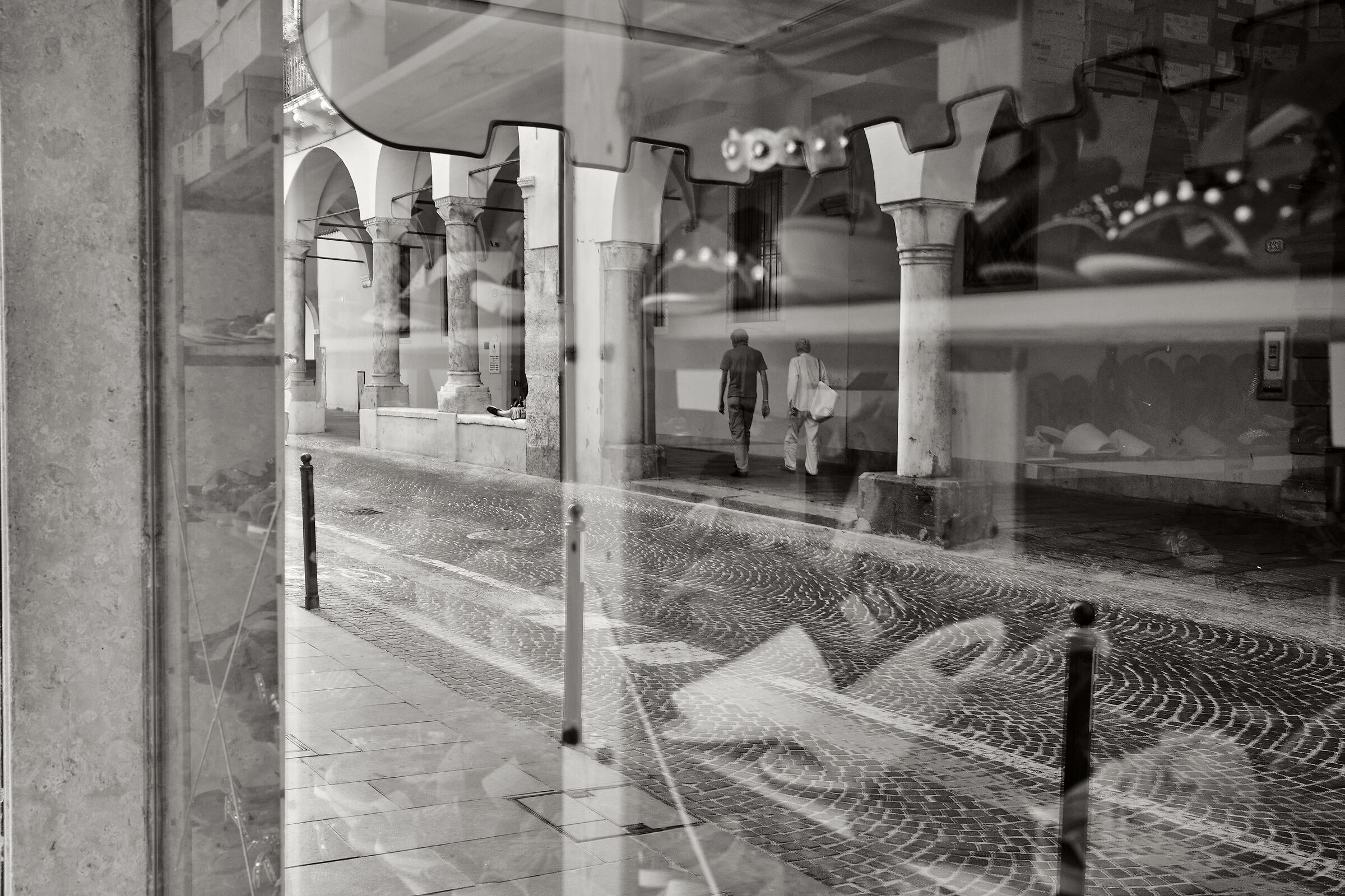 comfortable shoes are needed for walking