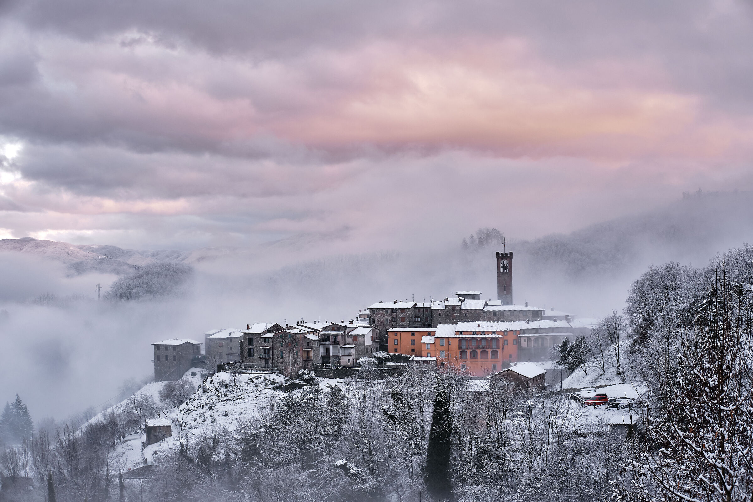 Borgo innevato
