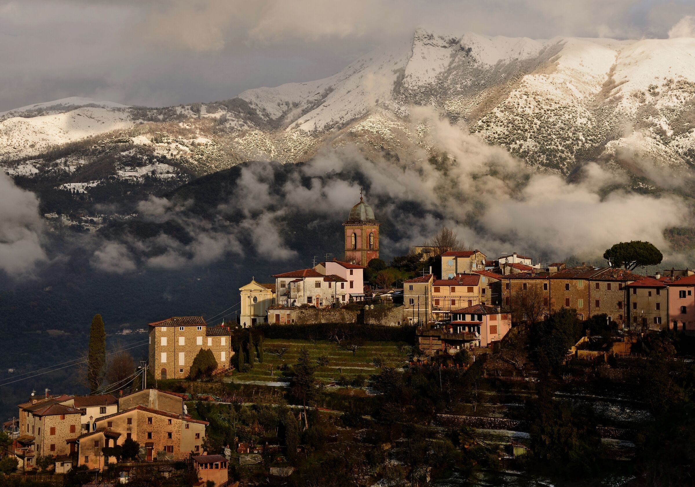 The suspended Country