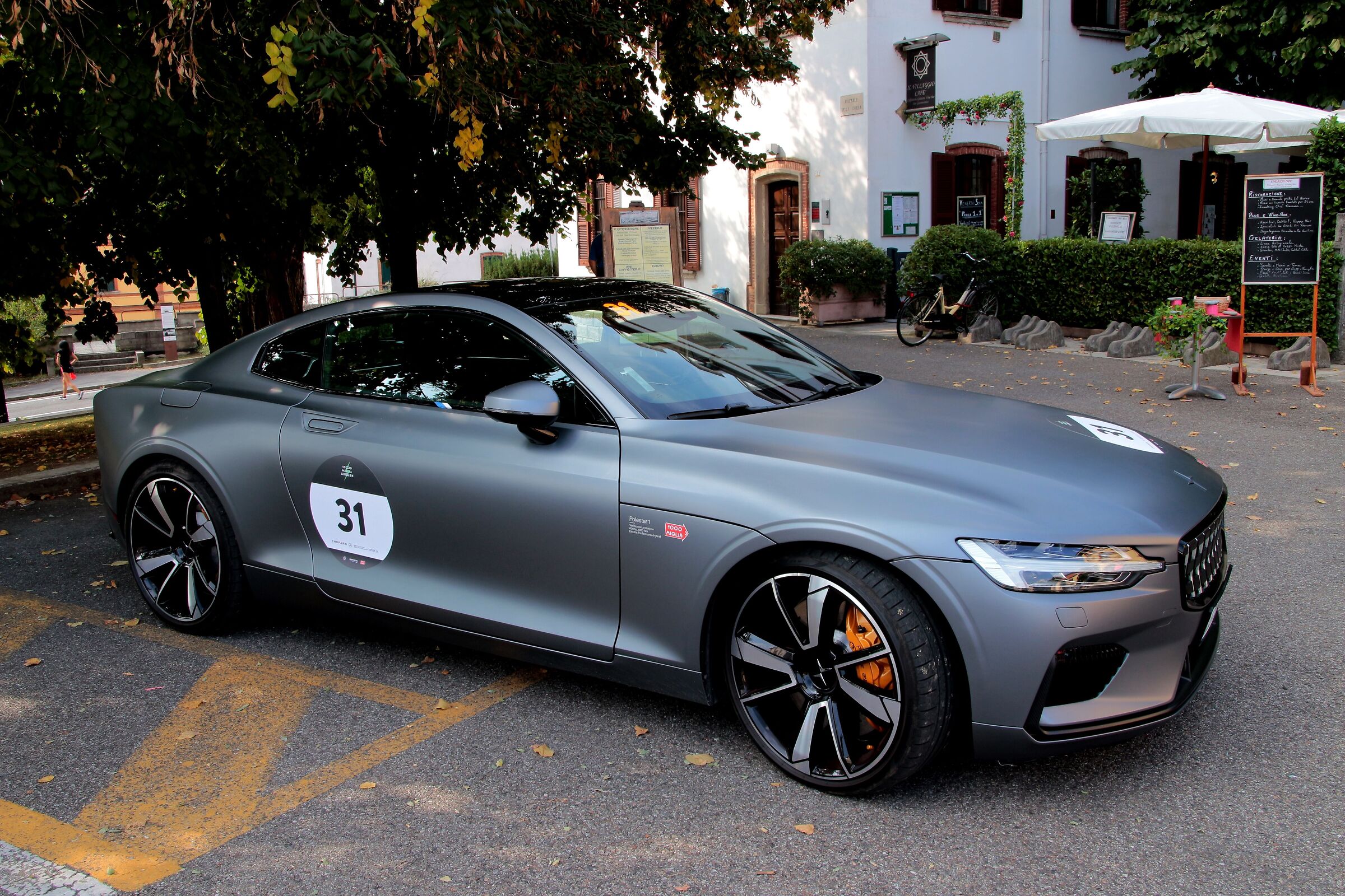 Polestar 1 (auto elettrica alla  1000miglia green 2020)