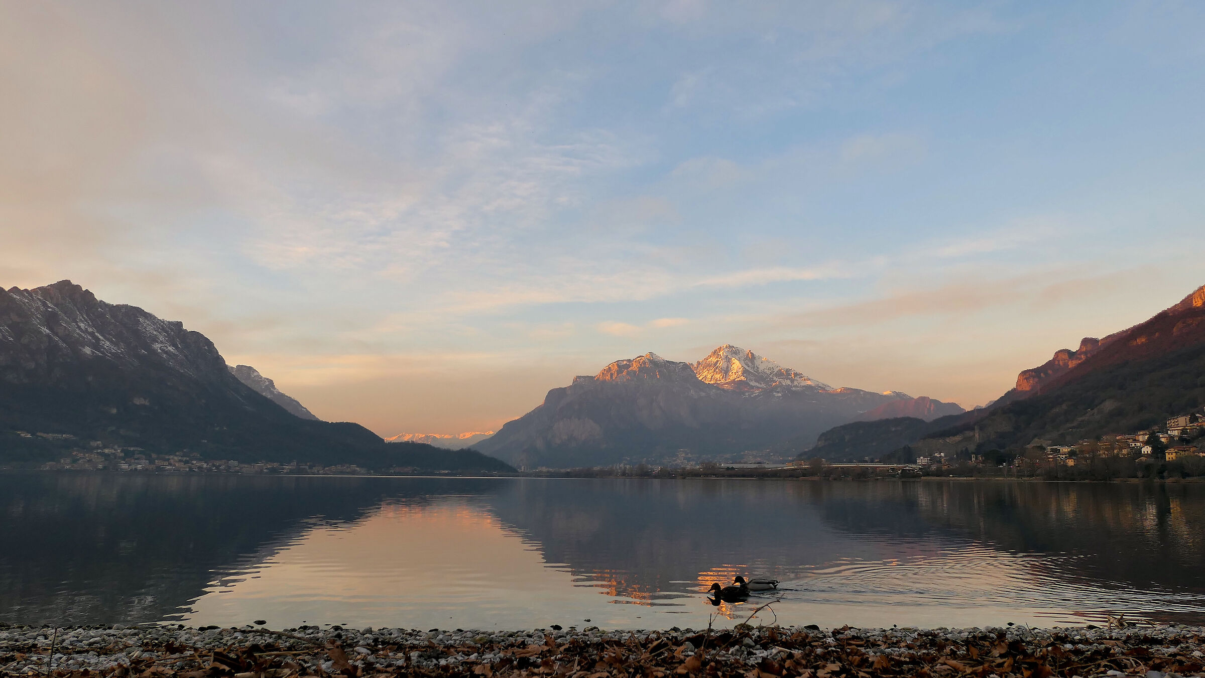 Tramonto invernale sul lago di Garlate