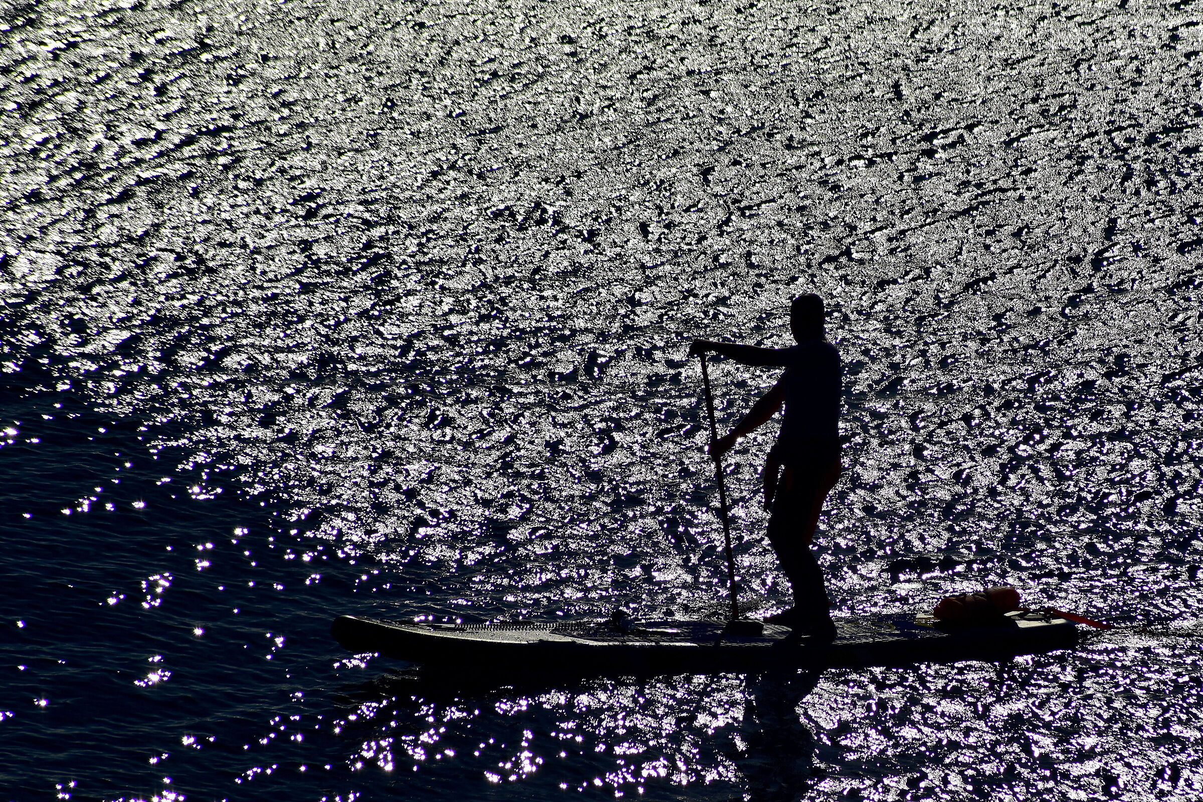 Backlight on the sea