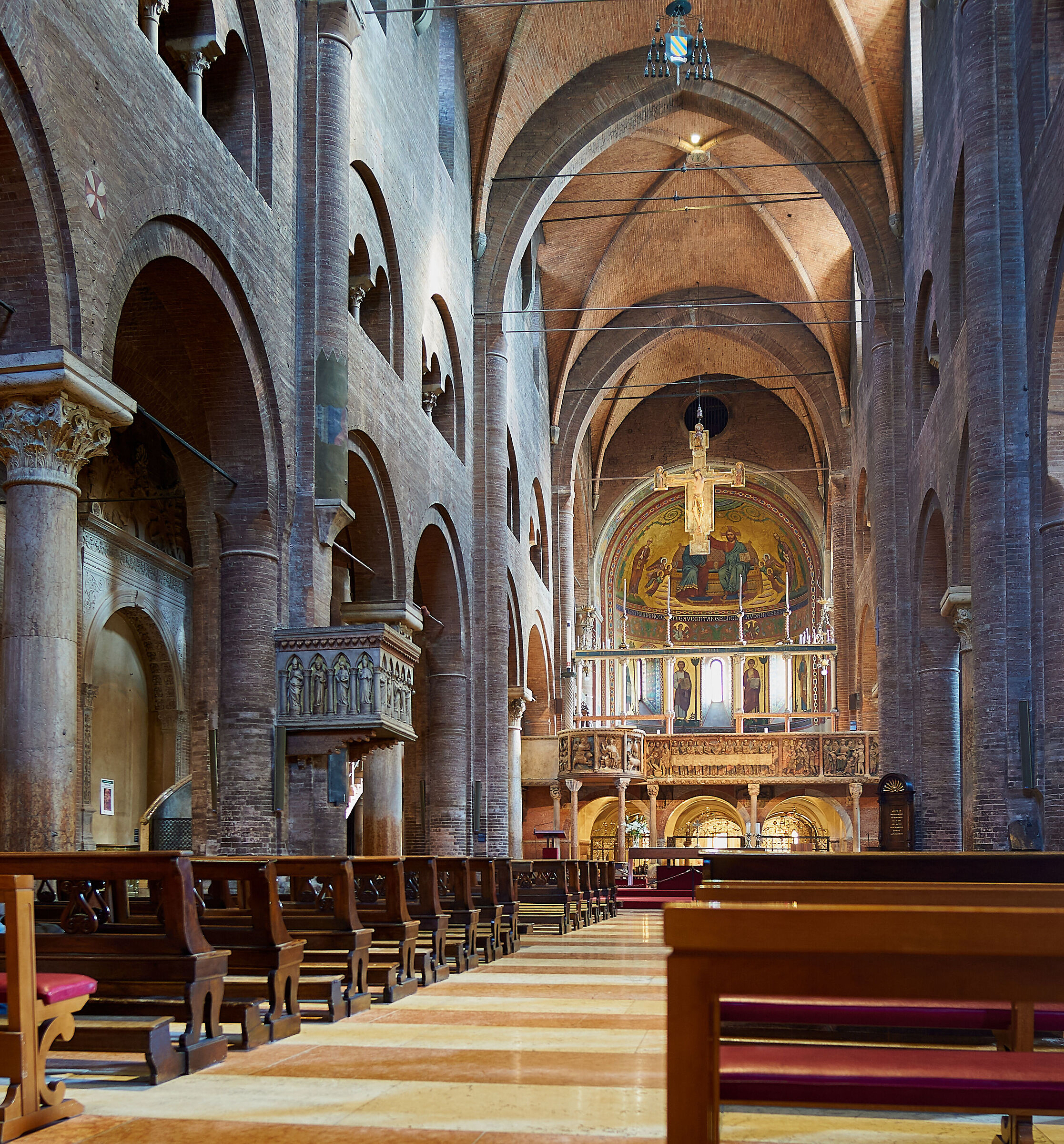 Interno del Duomo di Modena