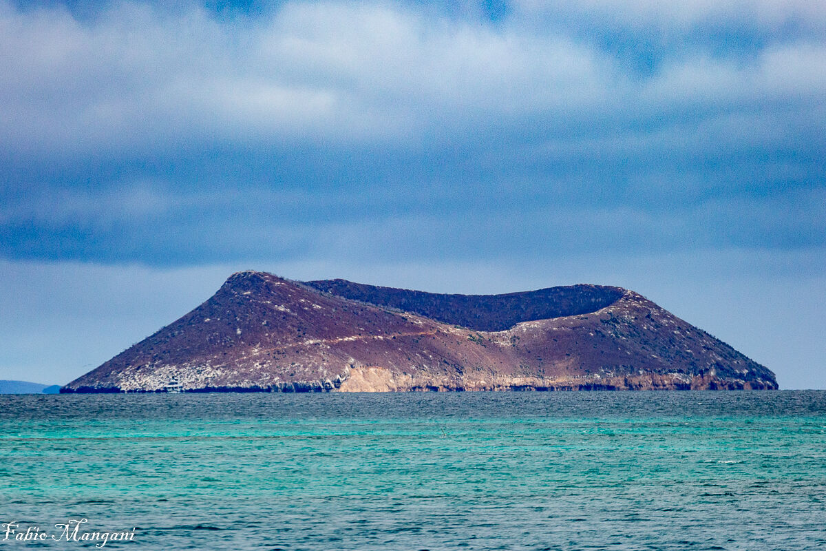 Cratere di vulcano spento galapagos
