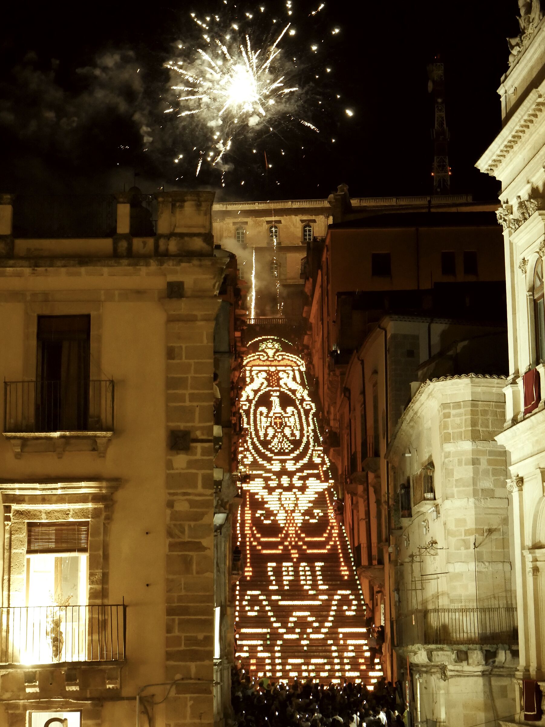 scalinata s, maria del monte  illuminata -2019