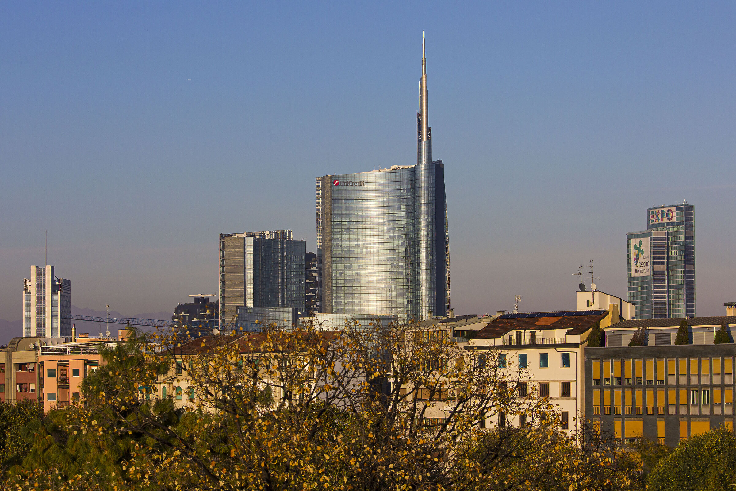 Torre Unicredit vista dal Castello