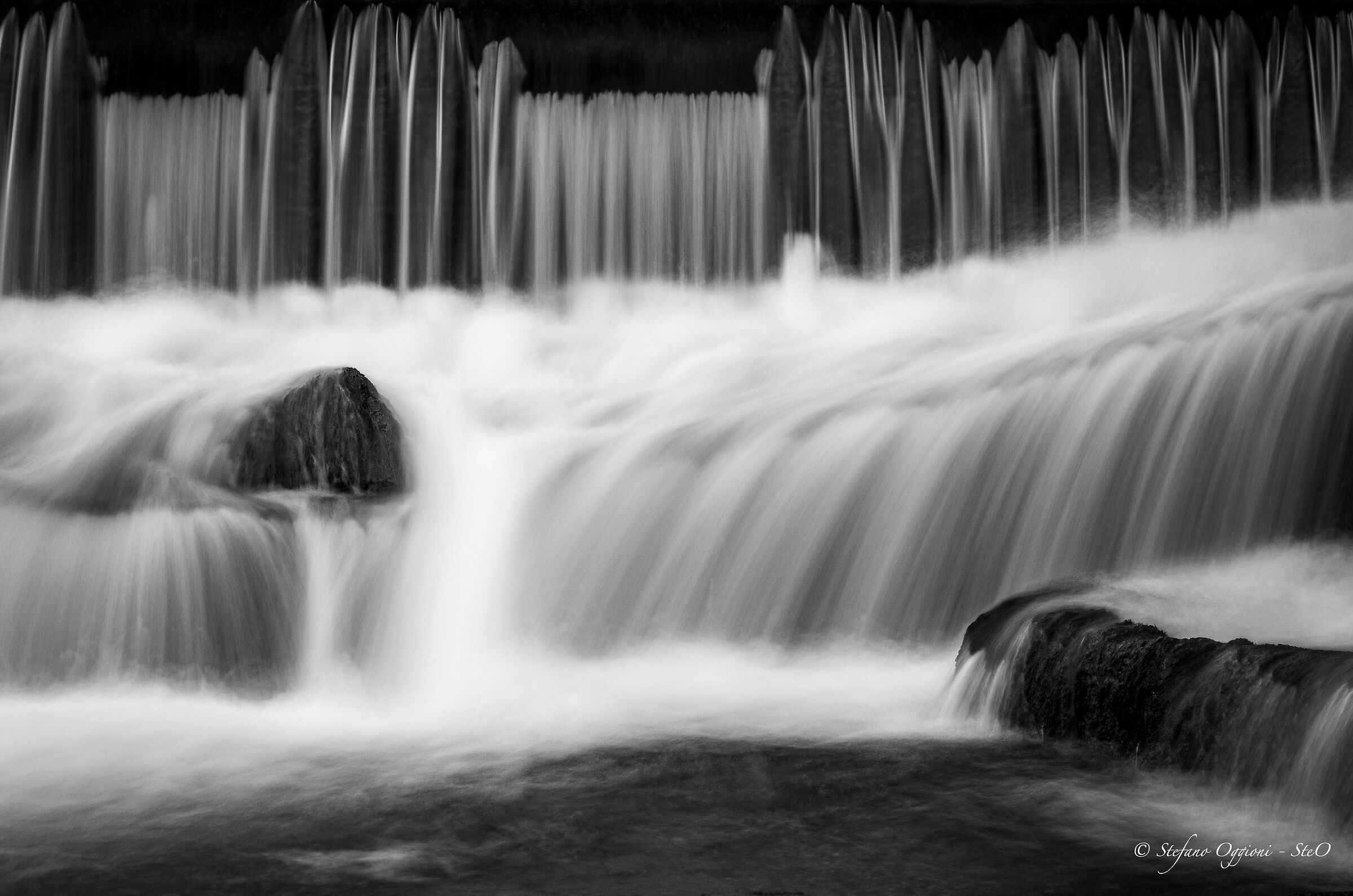 Sfioramento acqua diga centrale Taccani