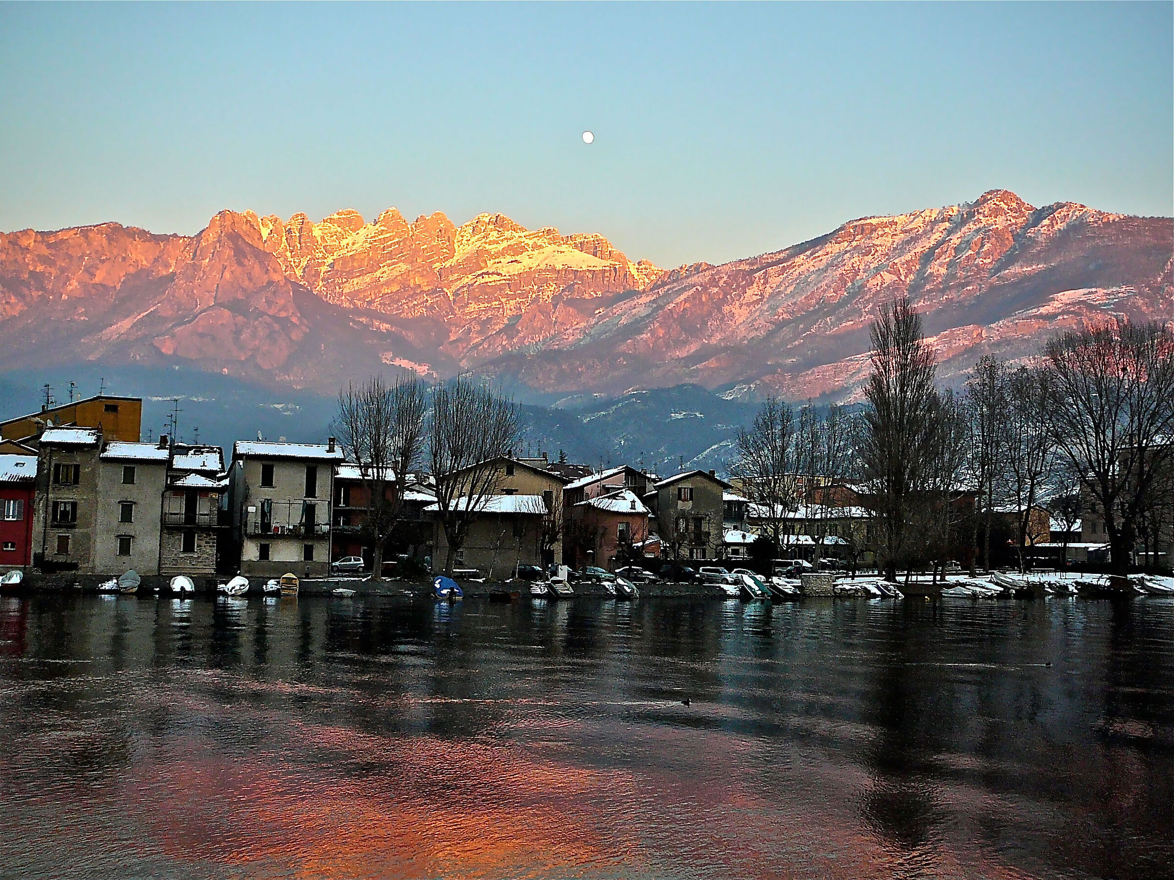 Pescarenico, moon on Resegone 2