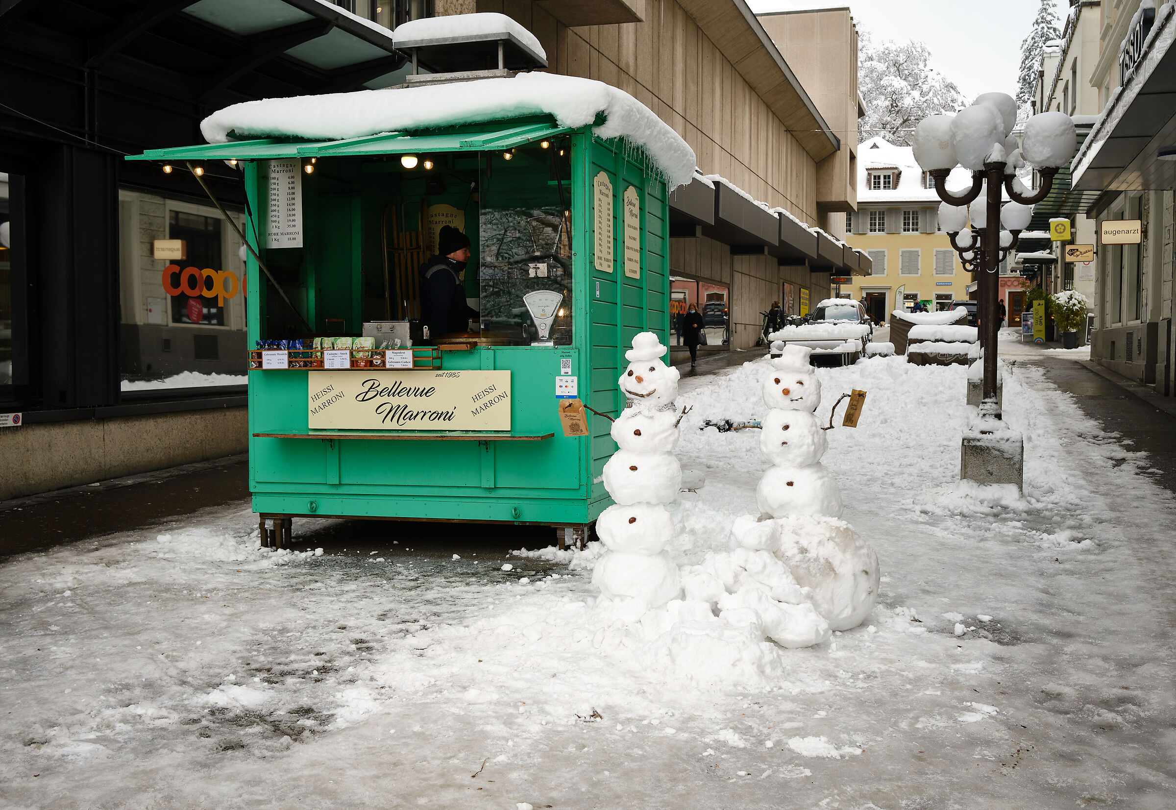 Degli strani clienti