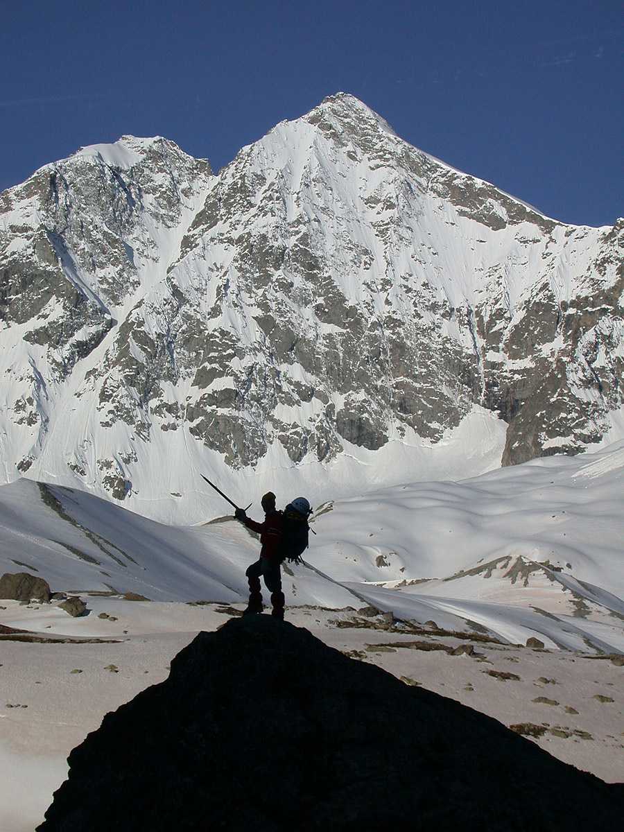 Silohuette a mountaineer (pn des Ecrins)