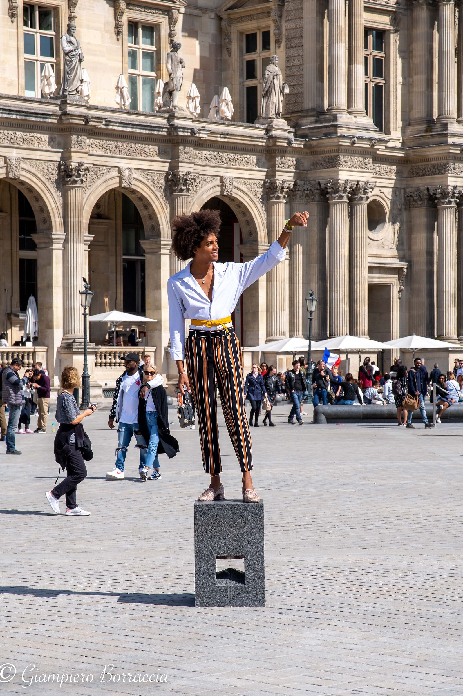 Pyramide du Louvre, Paris
