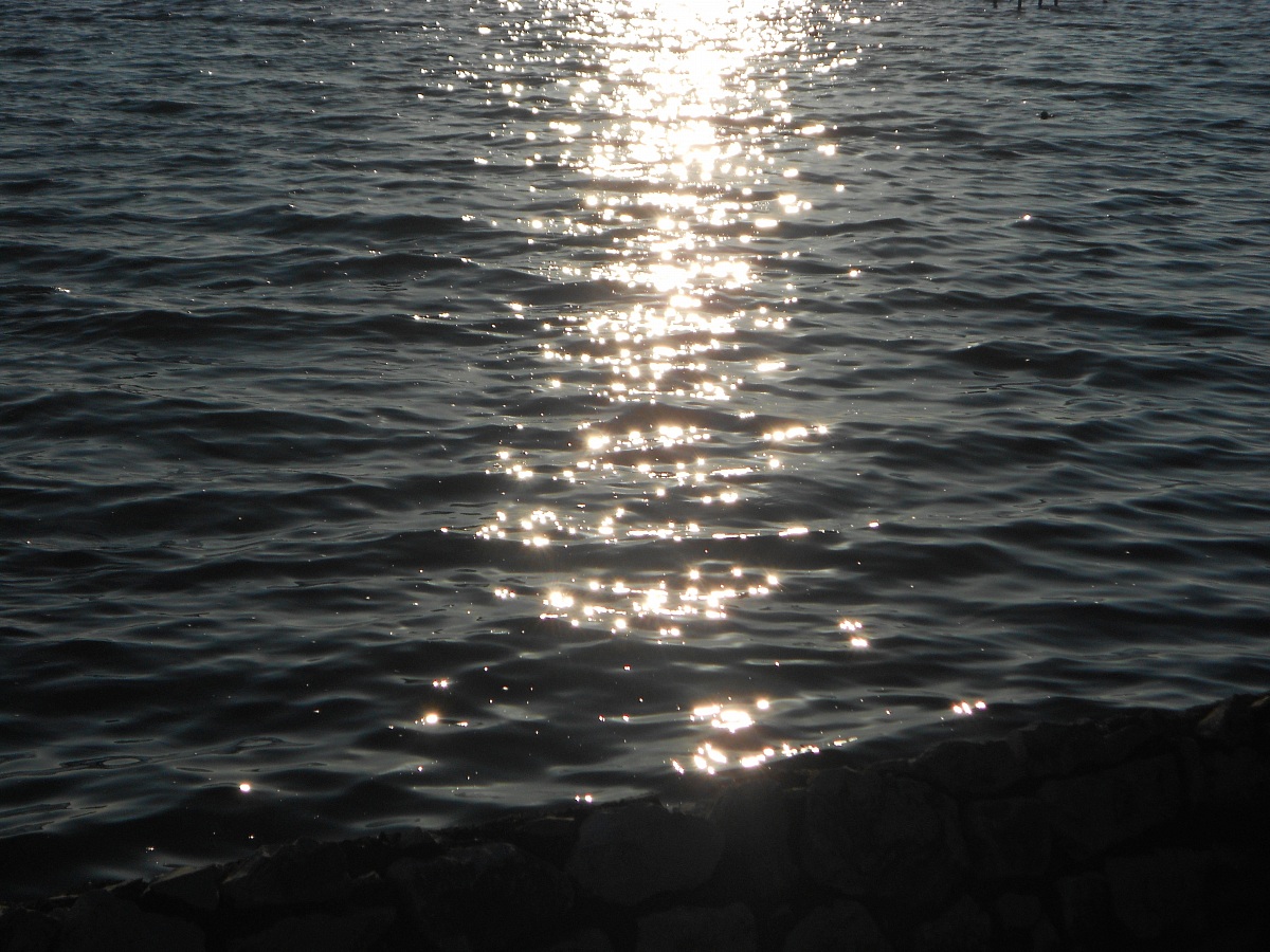 Sun crumbling water: classic but excited