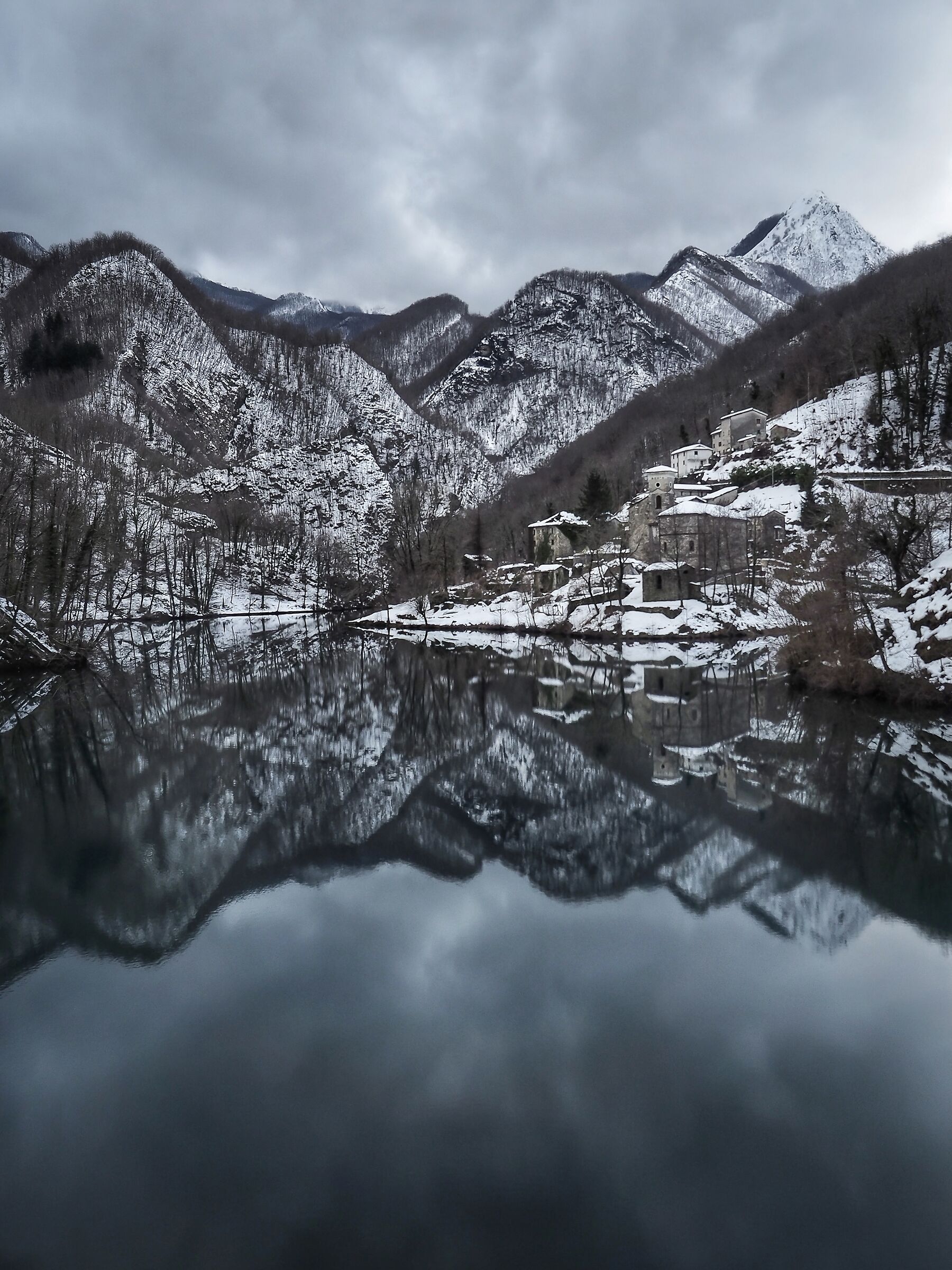 Borgo di Isola Santa