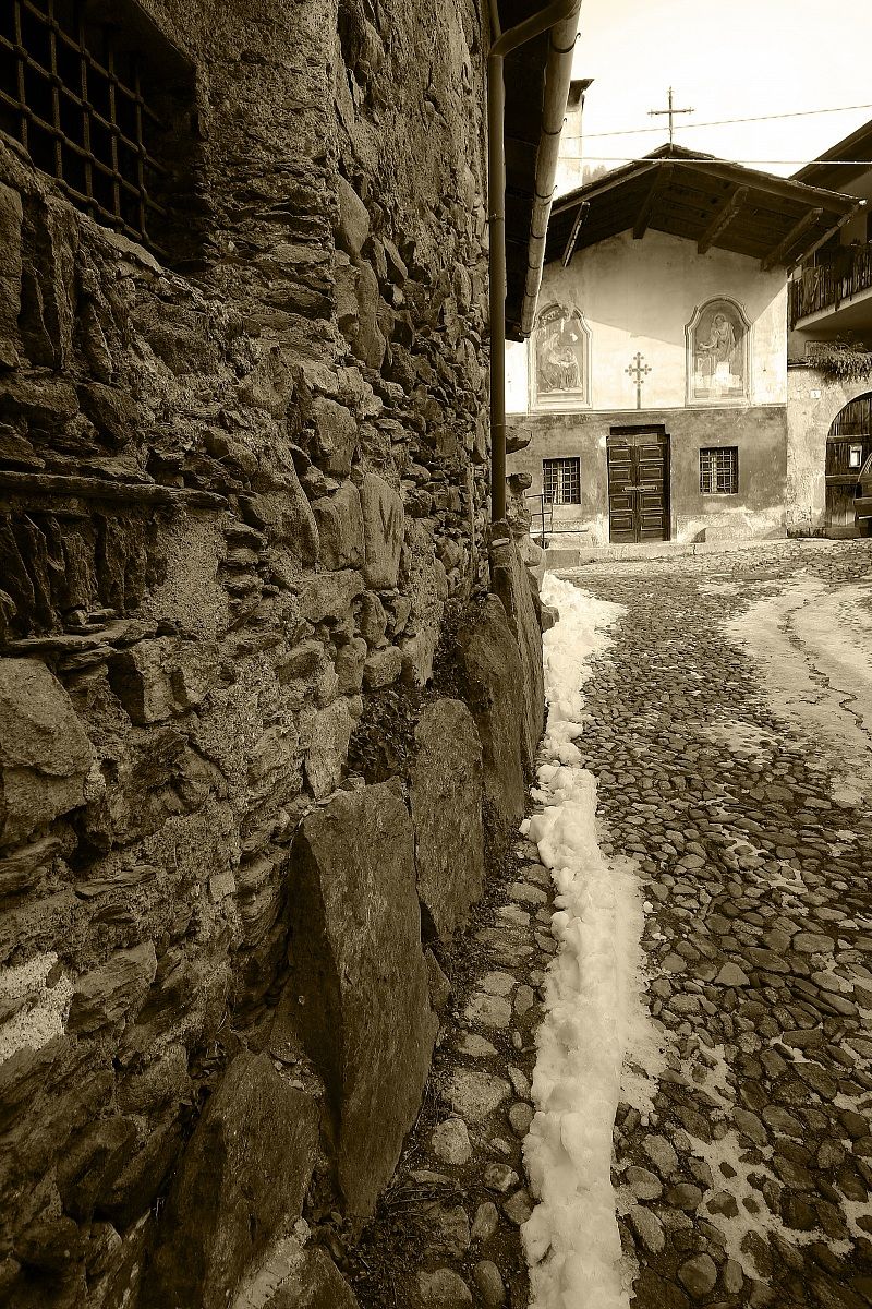 muro rinforzato con pietre