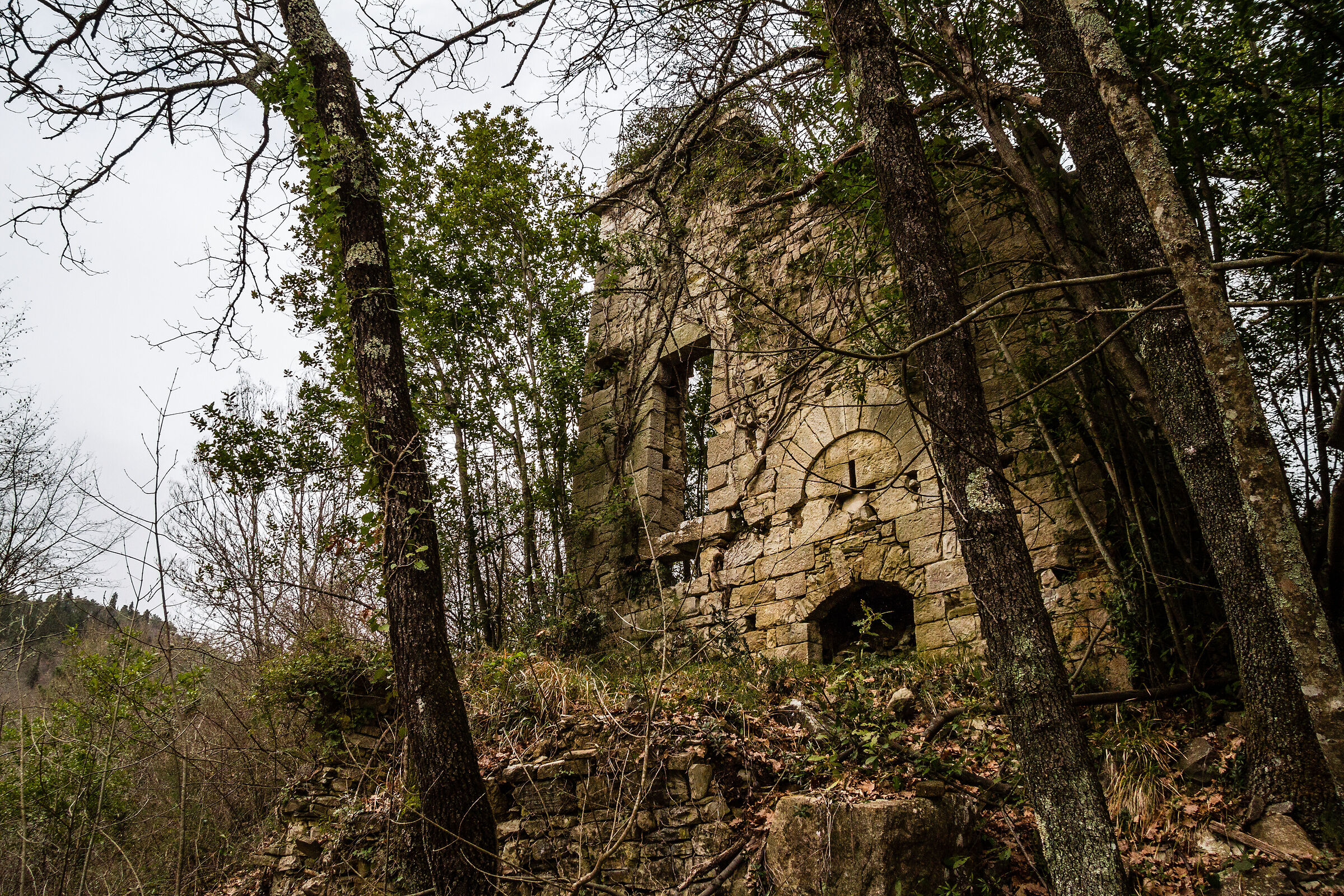 Ancient tower house at the confluence of Cucina and Sambre